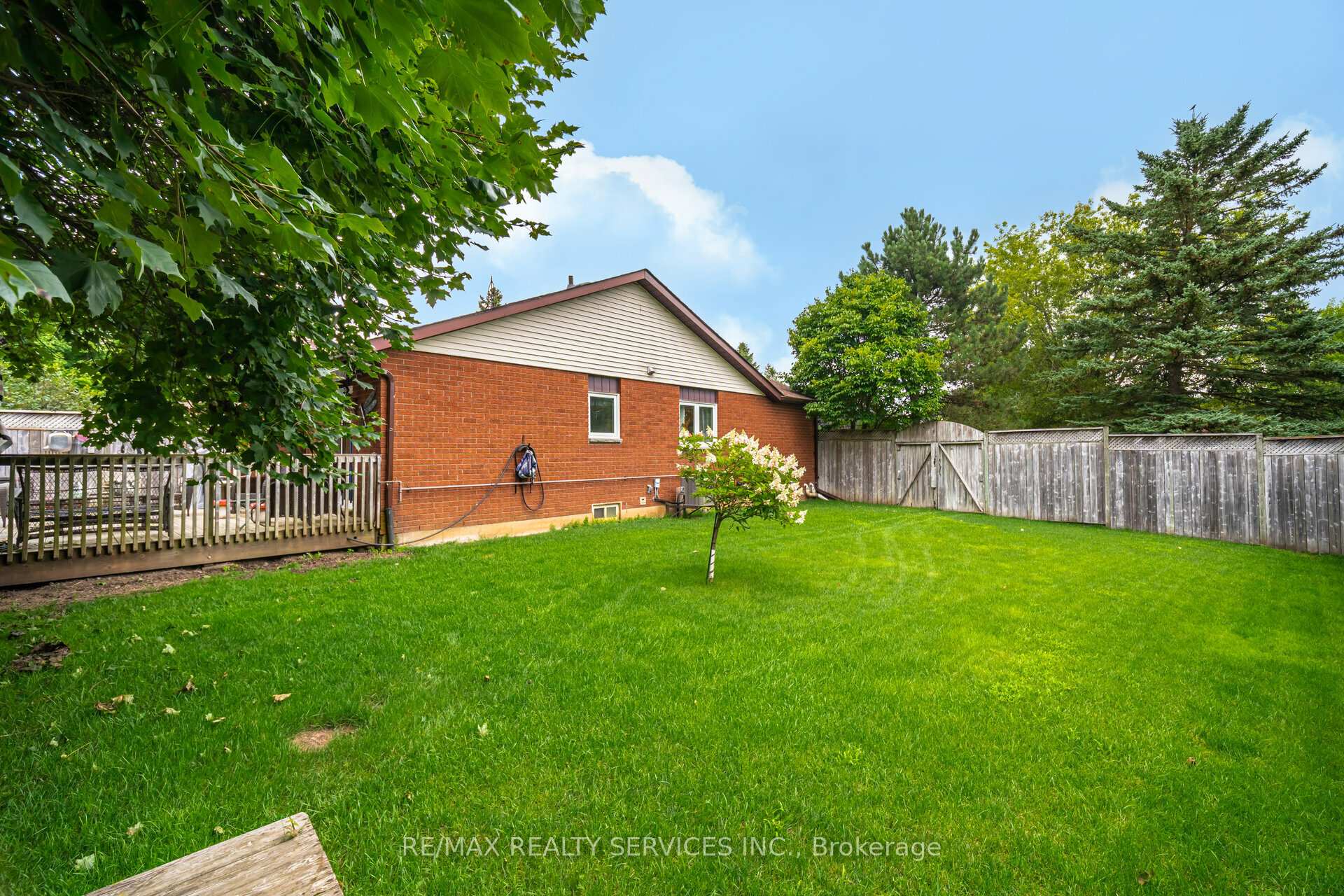 Photo 38 of 17 James Street, Amaranth, Rural Amaranth — HOMEH