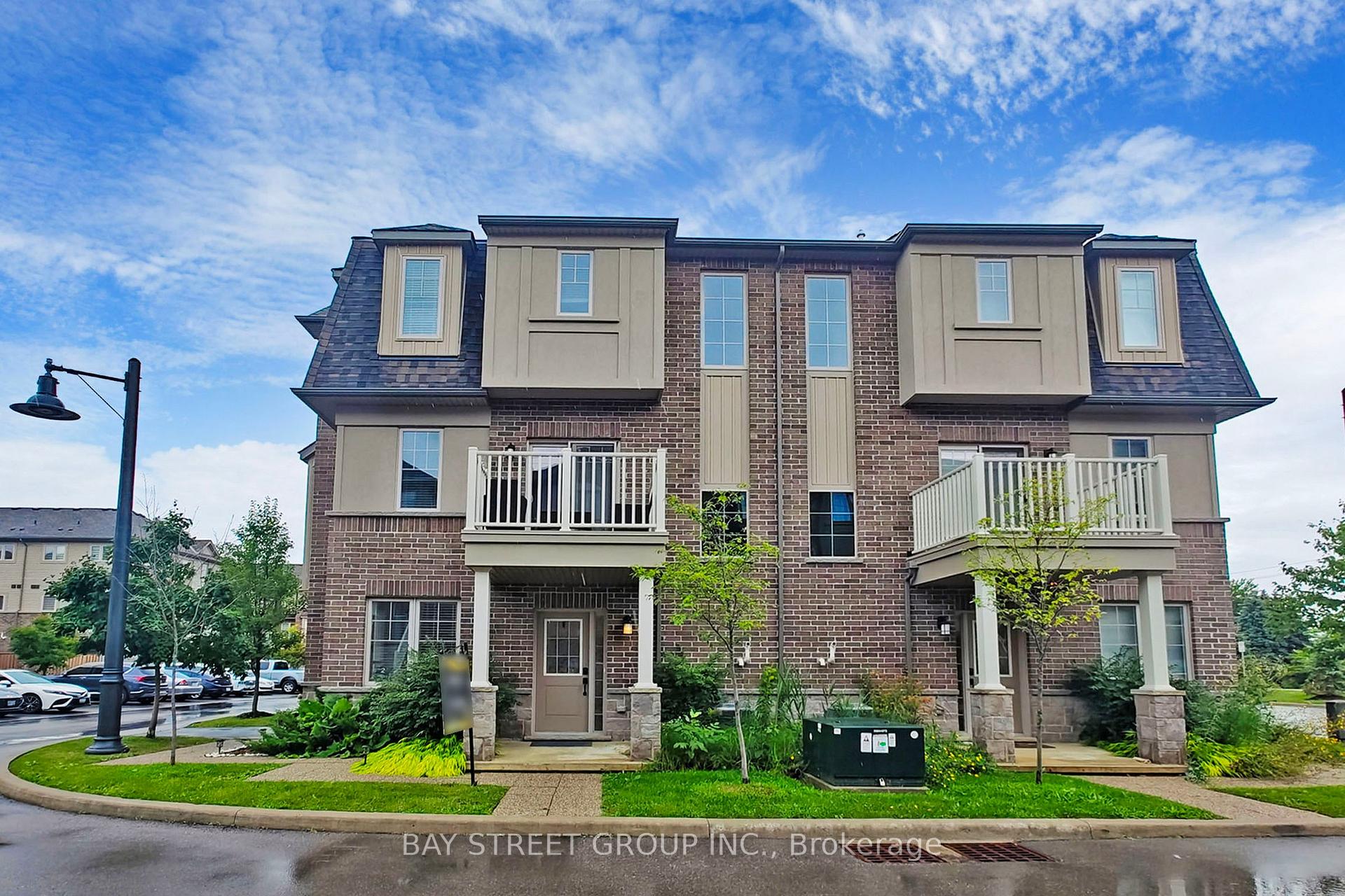 Photo 3 of 2 Groom Lane, Hamilton, Ancaster — HOMEH
