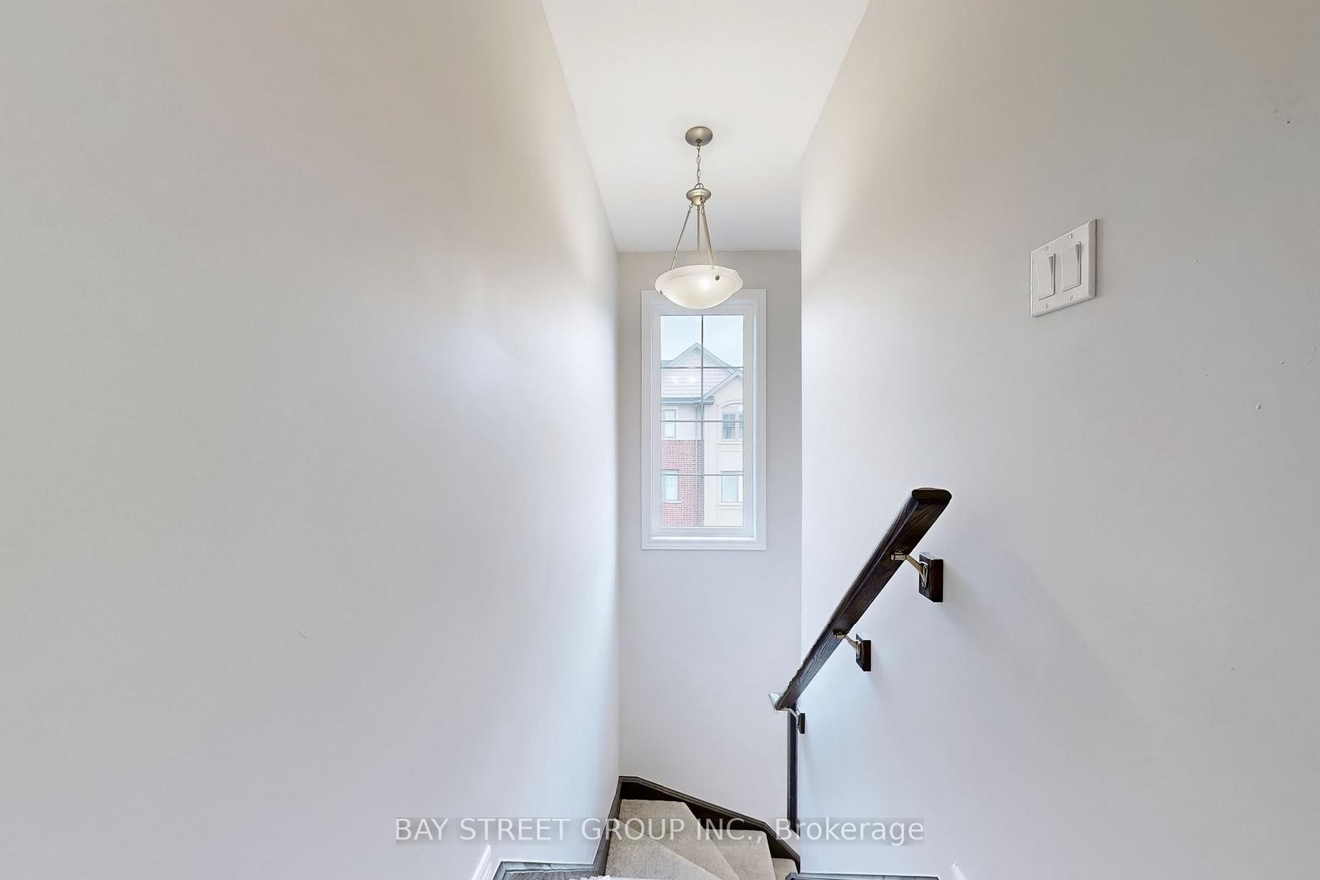 Photo 7 of 2 Groom Lane, Hamilton, Ancaster — HOMEH