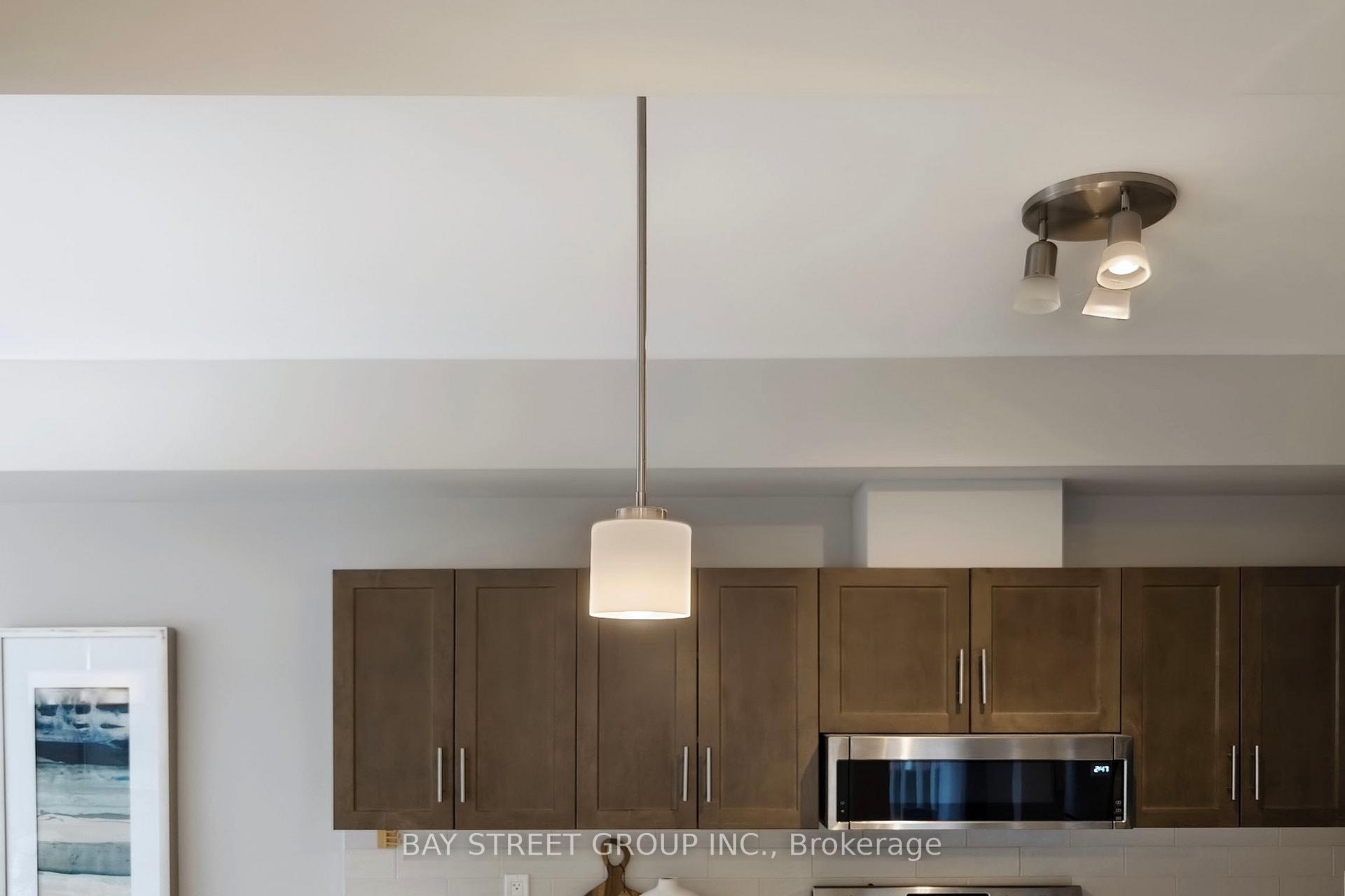 Photo 5 of 2 Groom Lane, Hamilton, Ancaster — HOMEH