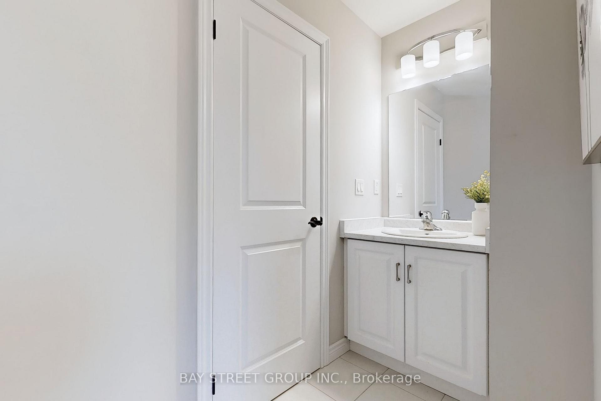 Photo 25 of 2 Groom Lane, Hamilton, Ancaster — HOMEH