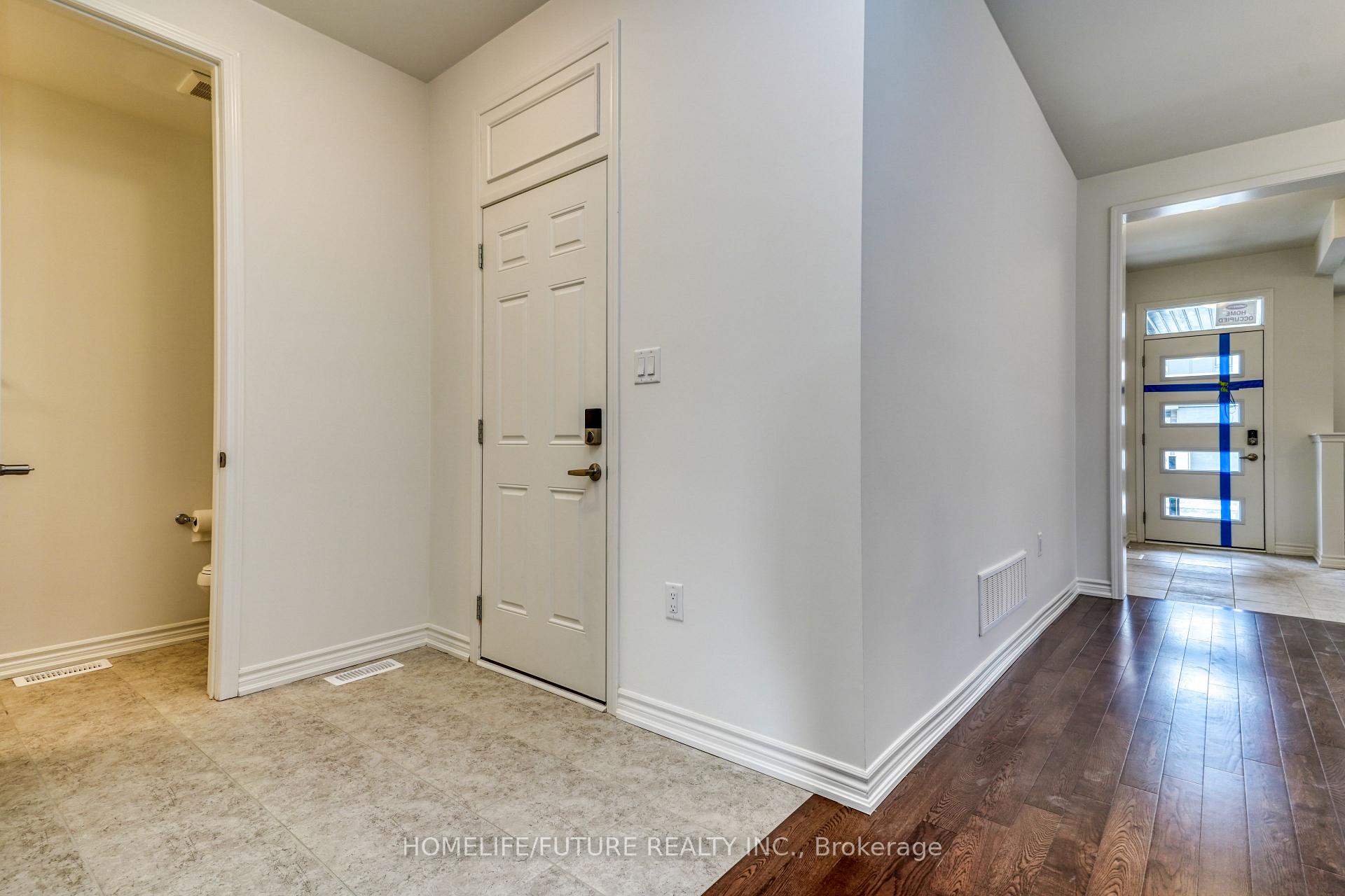 Photo 9 of 1481 Mockingbird Square, Pickering, Rural Pickering — HOMEH