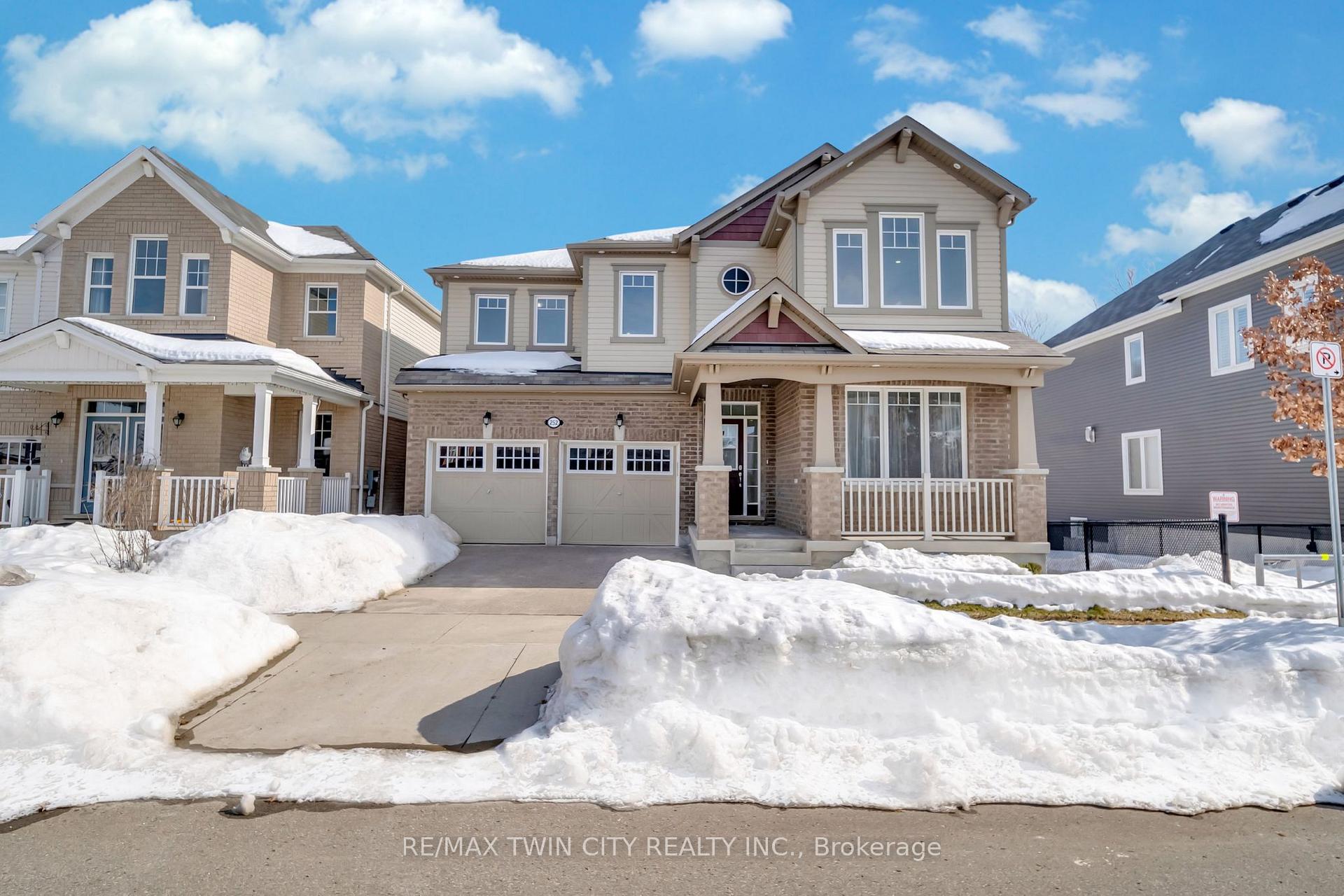 Front of 252 Shady Glen Crescent