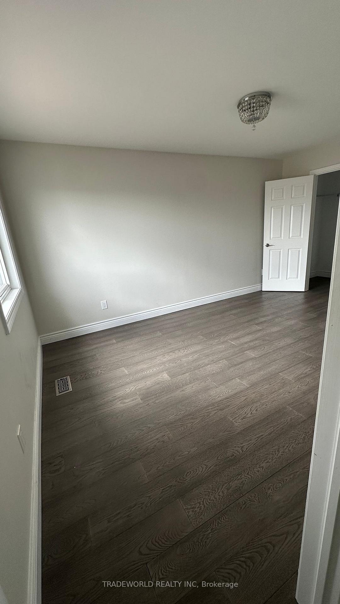 Photo 6 of Unit Master Br - Ensuite, 87 Castan Avenue, Markham, Village Green-South Unionville — HOMEH