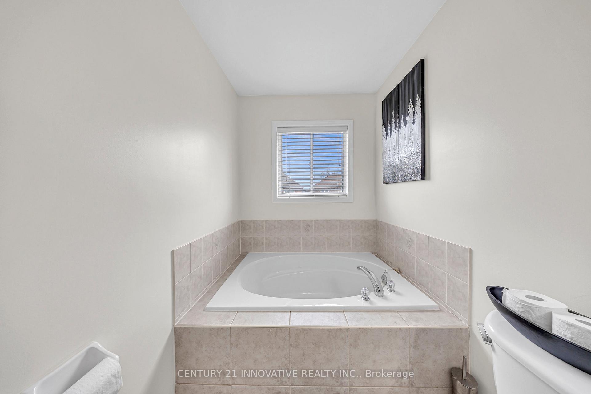 Photo 36 of 754 Sunbird Trail, Pickering, Amberlea — HOMEH