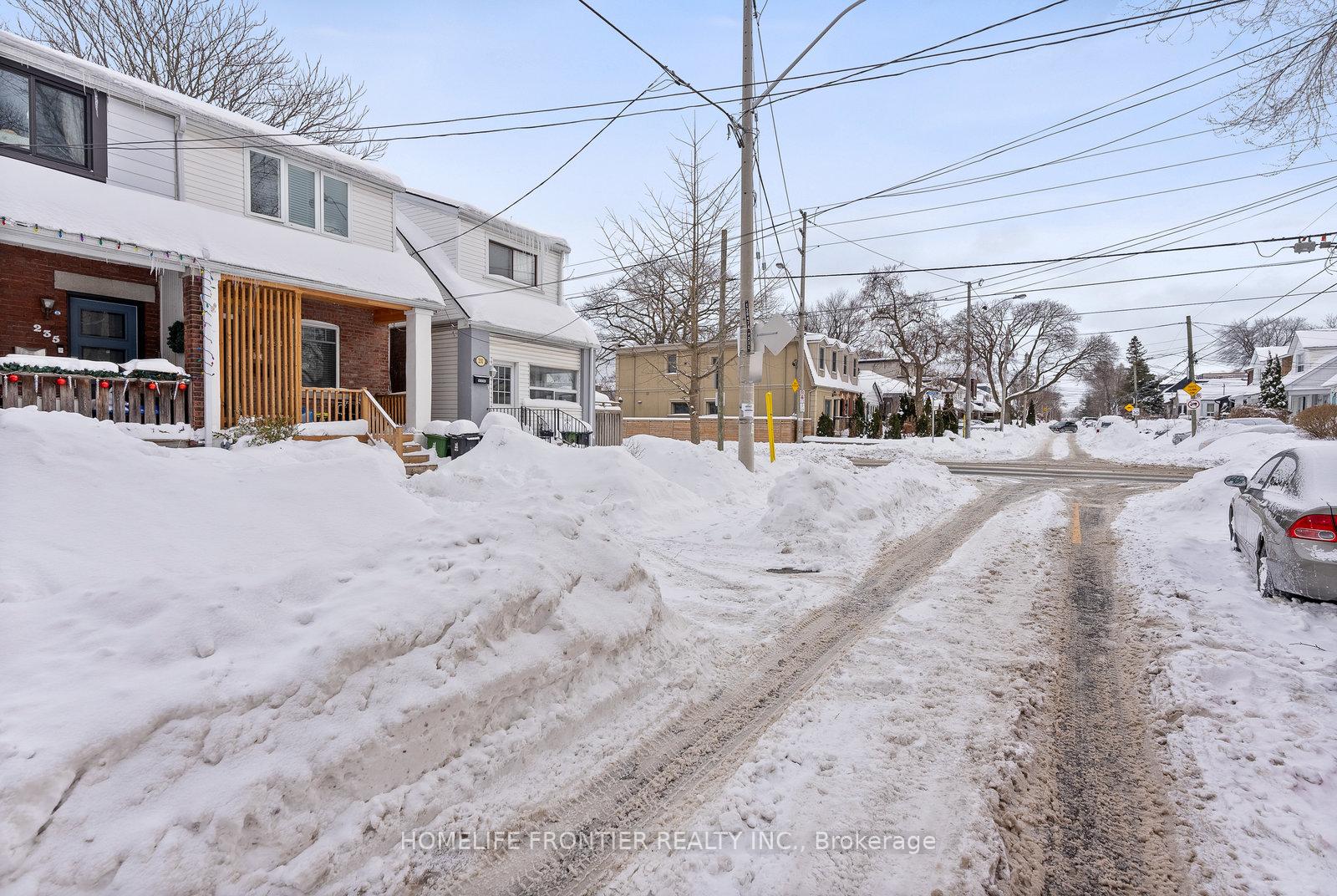 Photo 5 of 233 Coleridge Avenue, Toronto, Woodbine-Lumsden — HOMEH