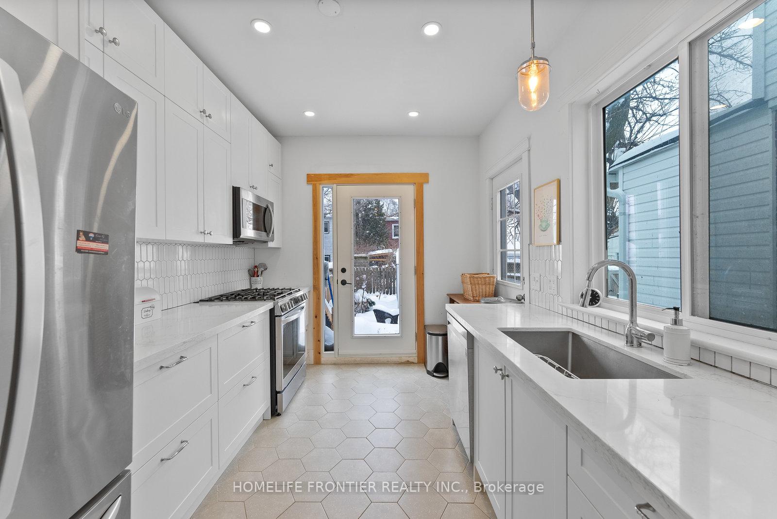 Photo 17 of 233 Coleridge Avenue, Toronto, Woodbine-Lumsden — HOMEH