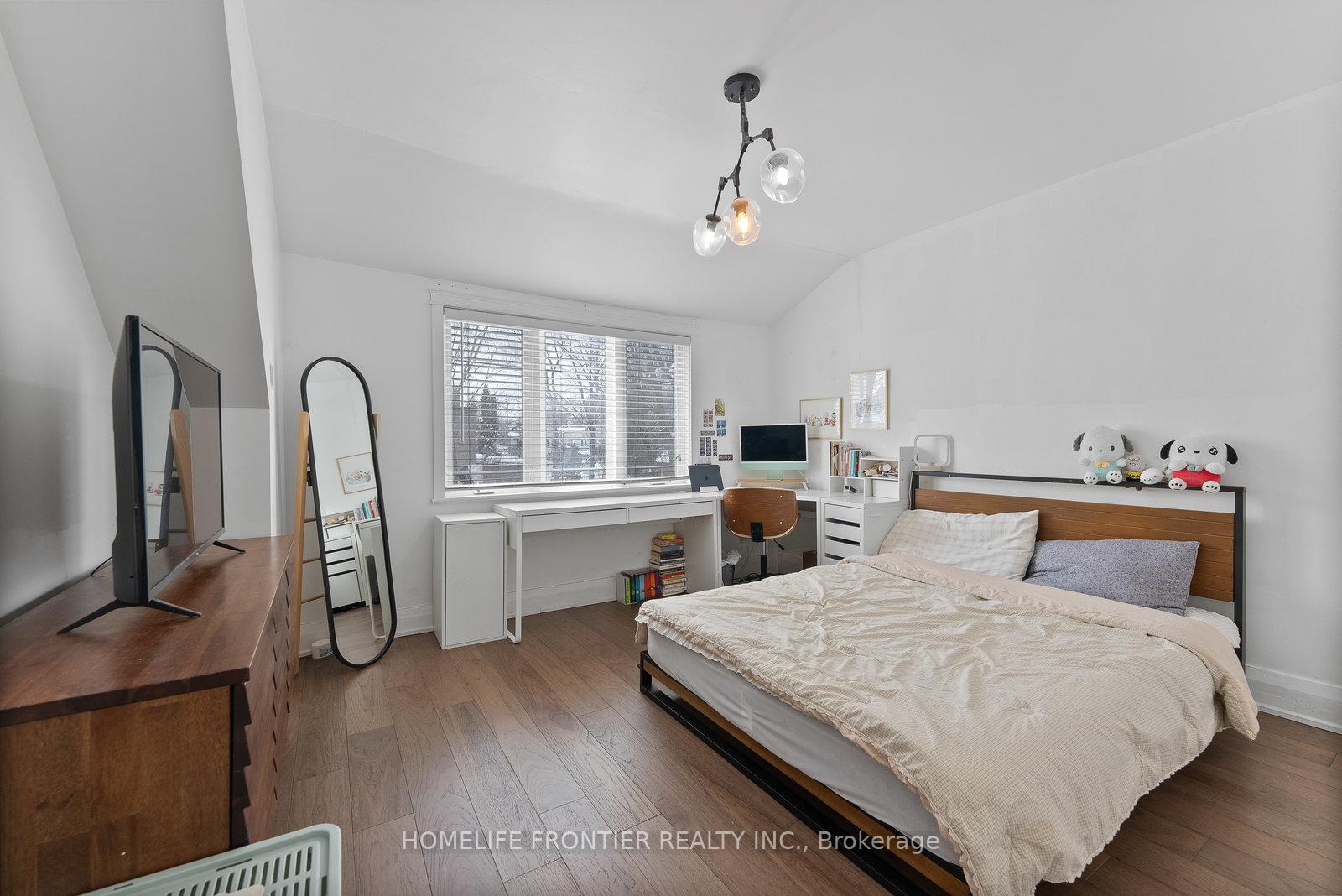 Photo 34 of 233 Coleridge Avenue, Toronto, Woodbine-Lumsden — HOMEH