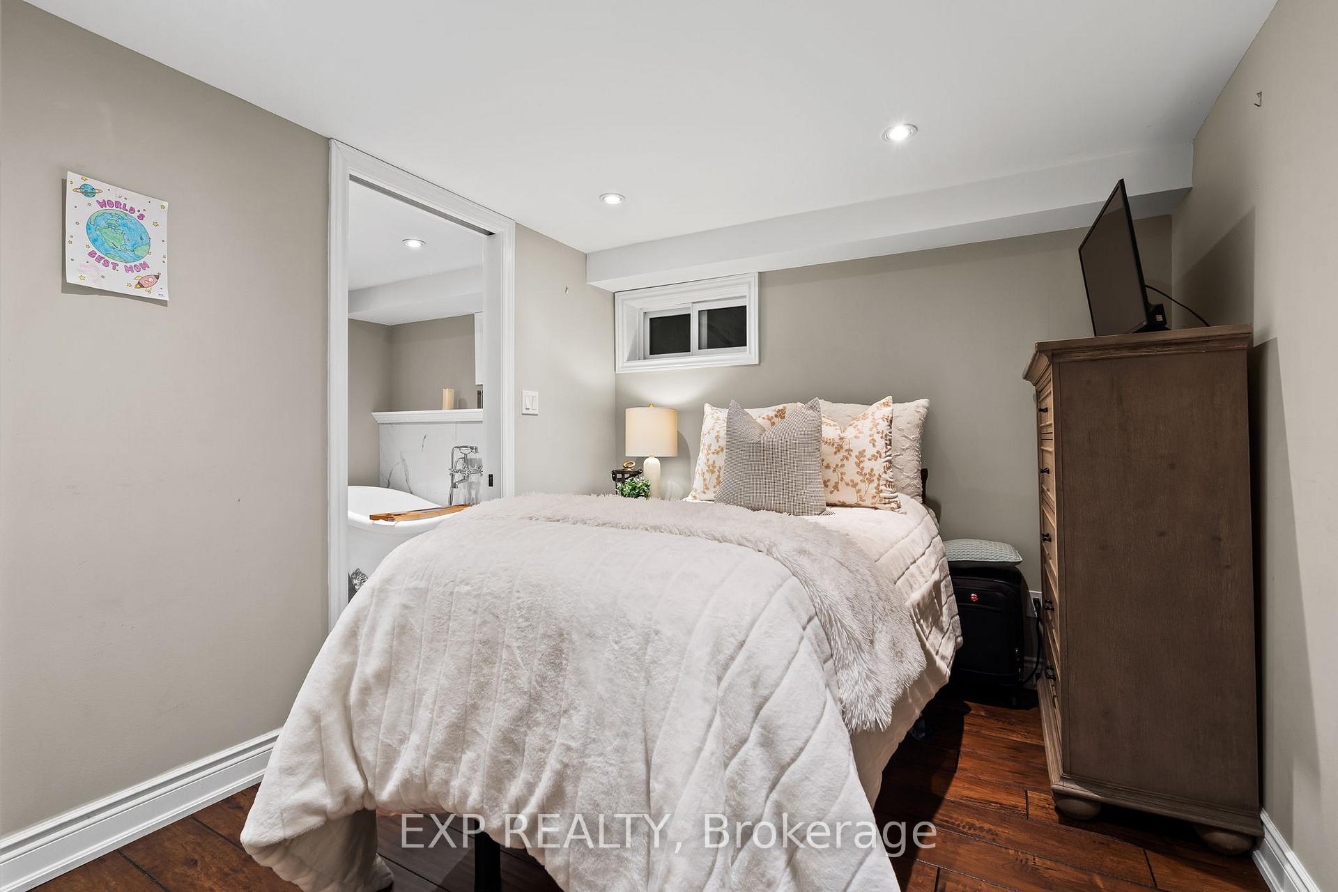 Photo 20 of 17 Battlefield Drive, Hamilton, Stoney Creek — HOMEH