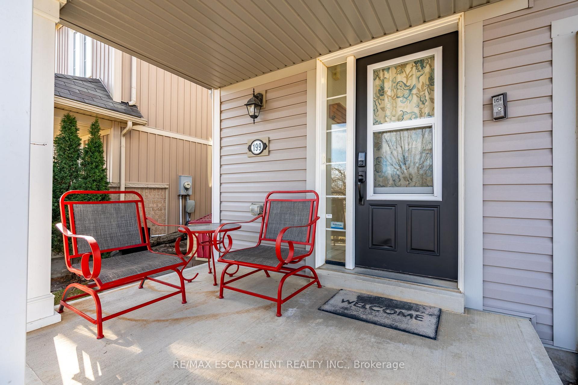 Photo 2 of 199 Gowland Drive, Hamilton, Binbrook — HOMEH