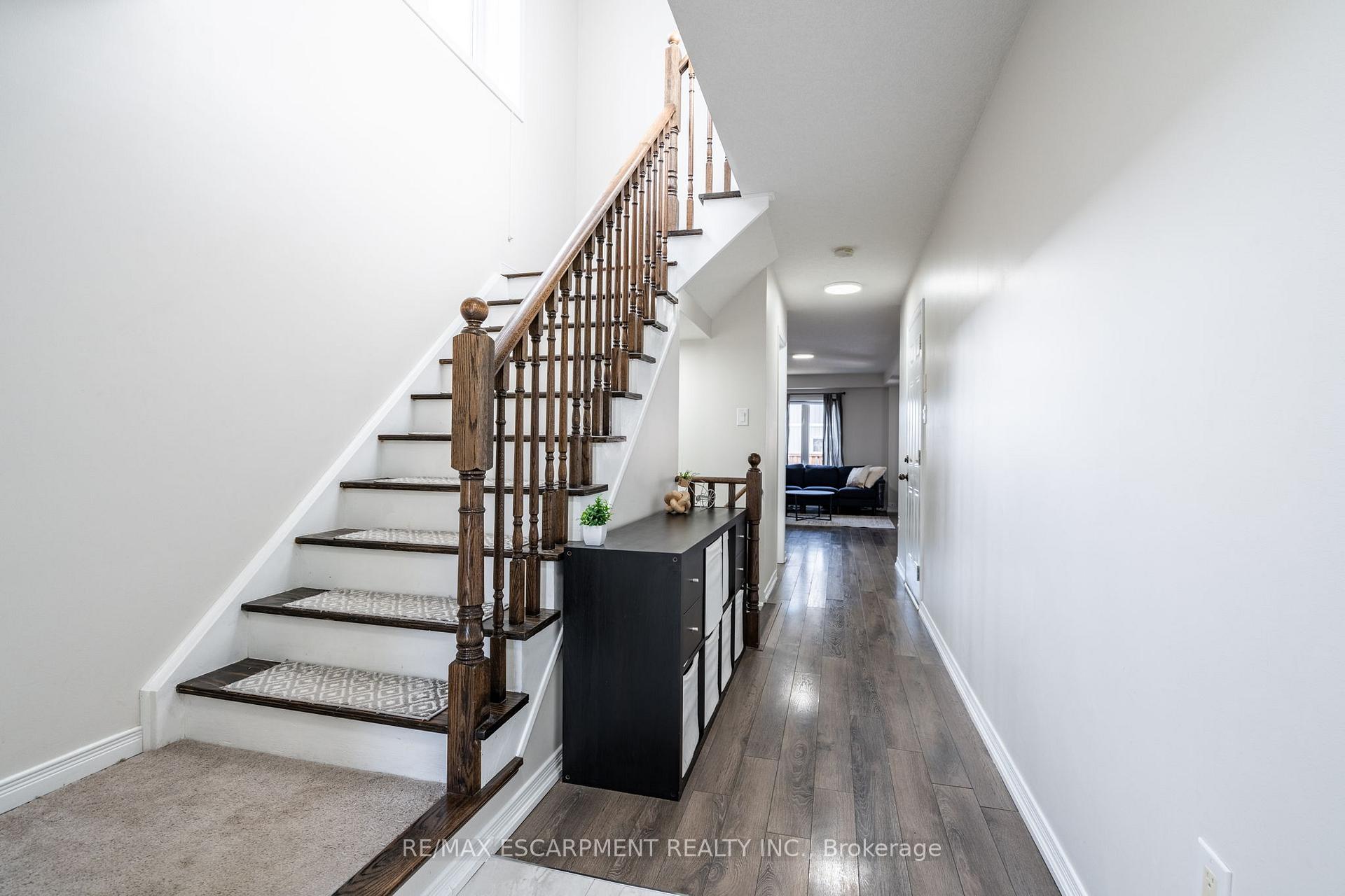 Photo 4 of 199 Gowland Drive, Hamilton, Binbrook — HOMEH