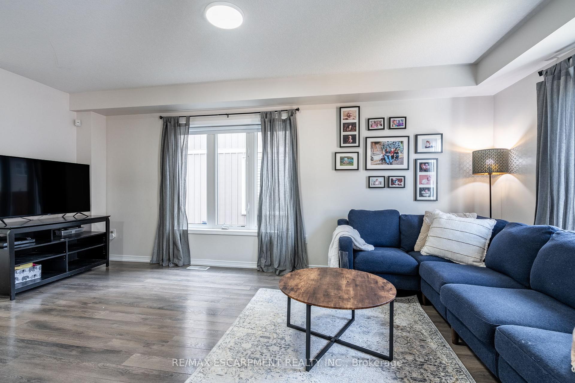 Photo 3 of 199 Gowland Drive, Hamilton, Binbrook — HOMEH