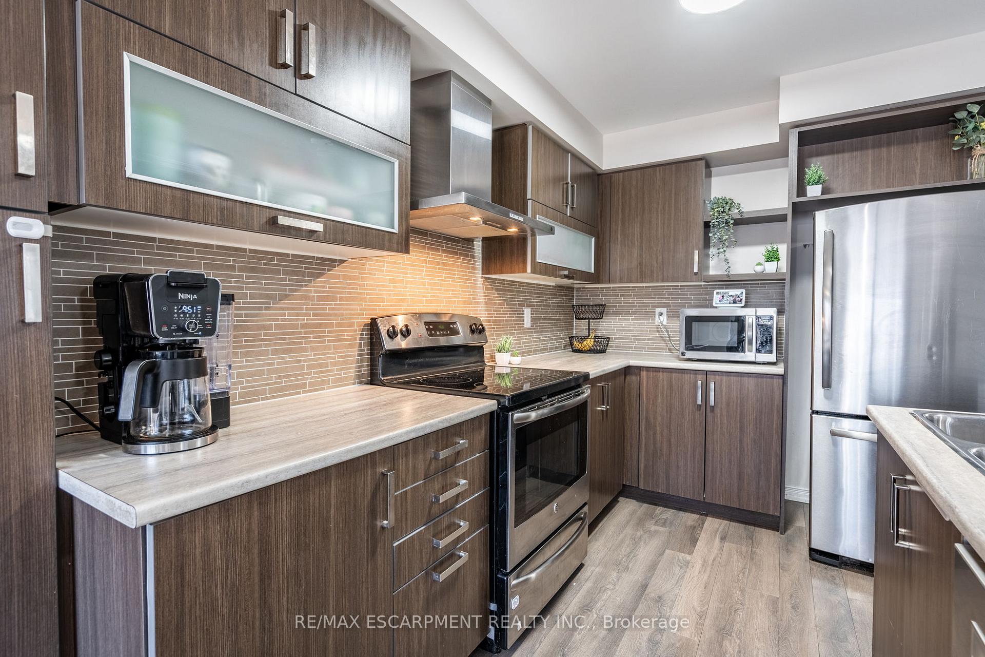 Photo 16 of 199 Gowland Drive, Hamilton, Binbrook — HOMEH