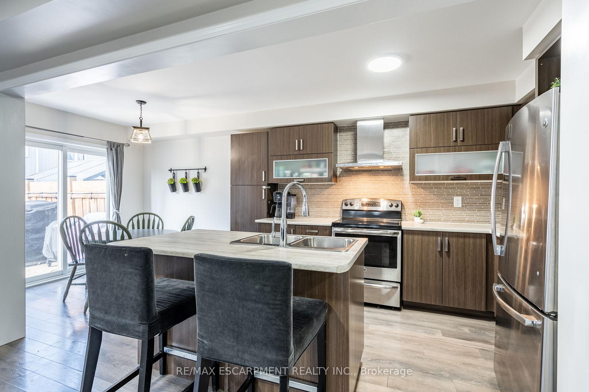 Photo 6 of 199 Gowland Drive, Hamilton, Binbrook — HOMEH