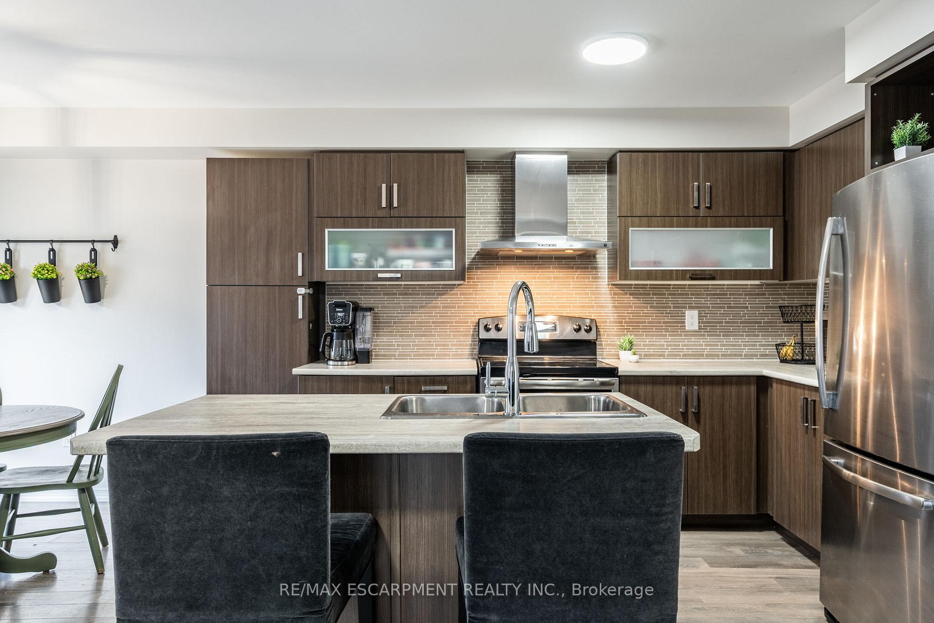 Photo 11 of 199 Gowland Drive, Hamilton, Binbrook — HOMEH