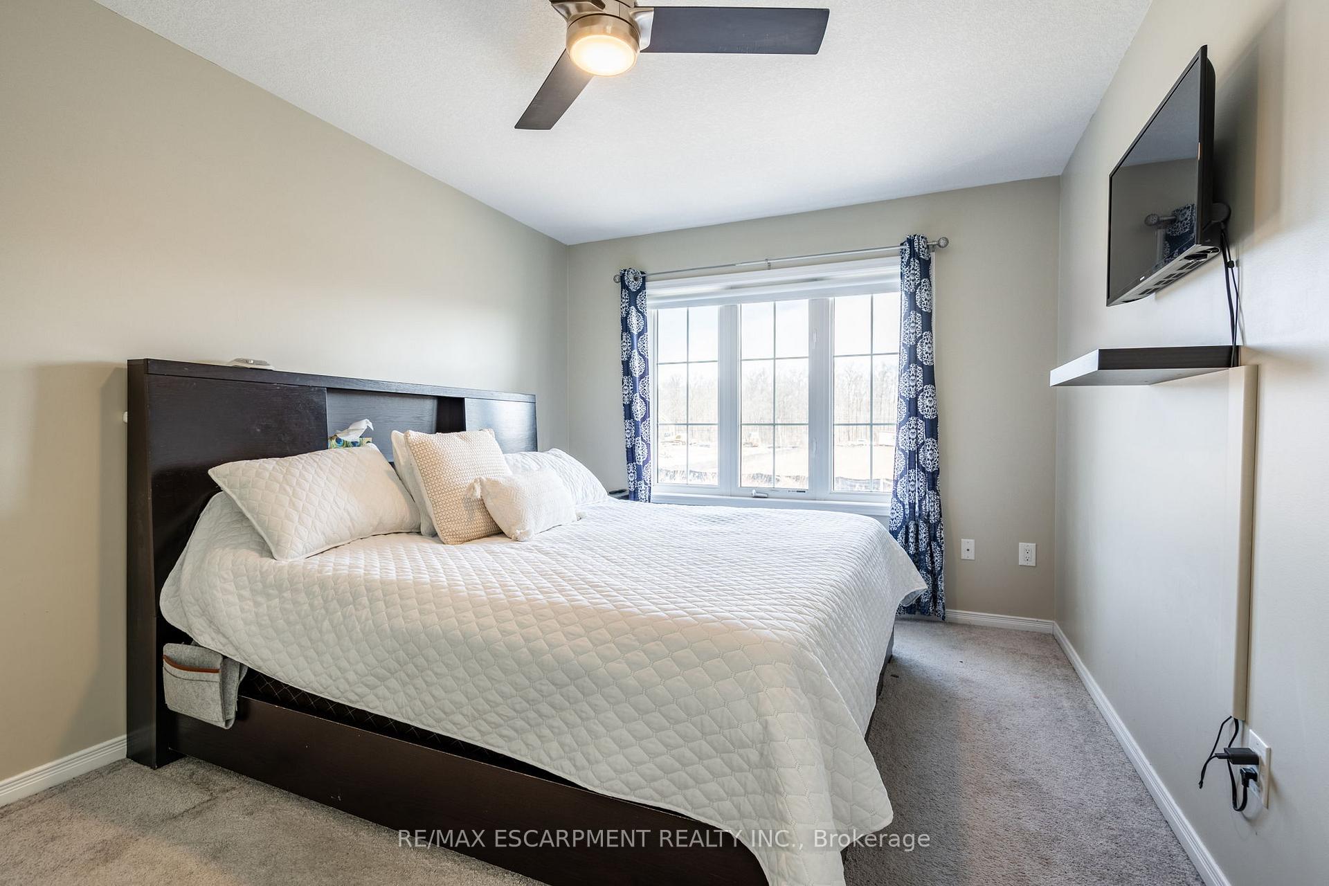Photo 17 of 199 Gowland Drive, Hamilton, Binbrook — HOMEH