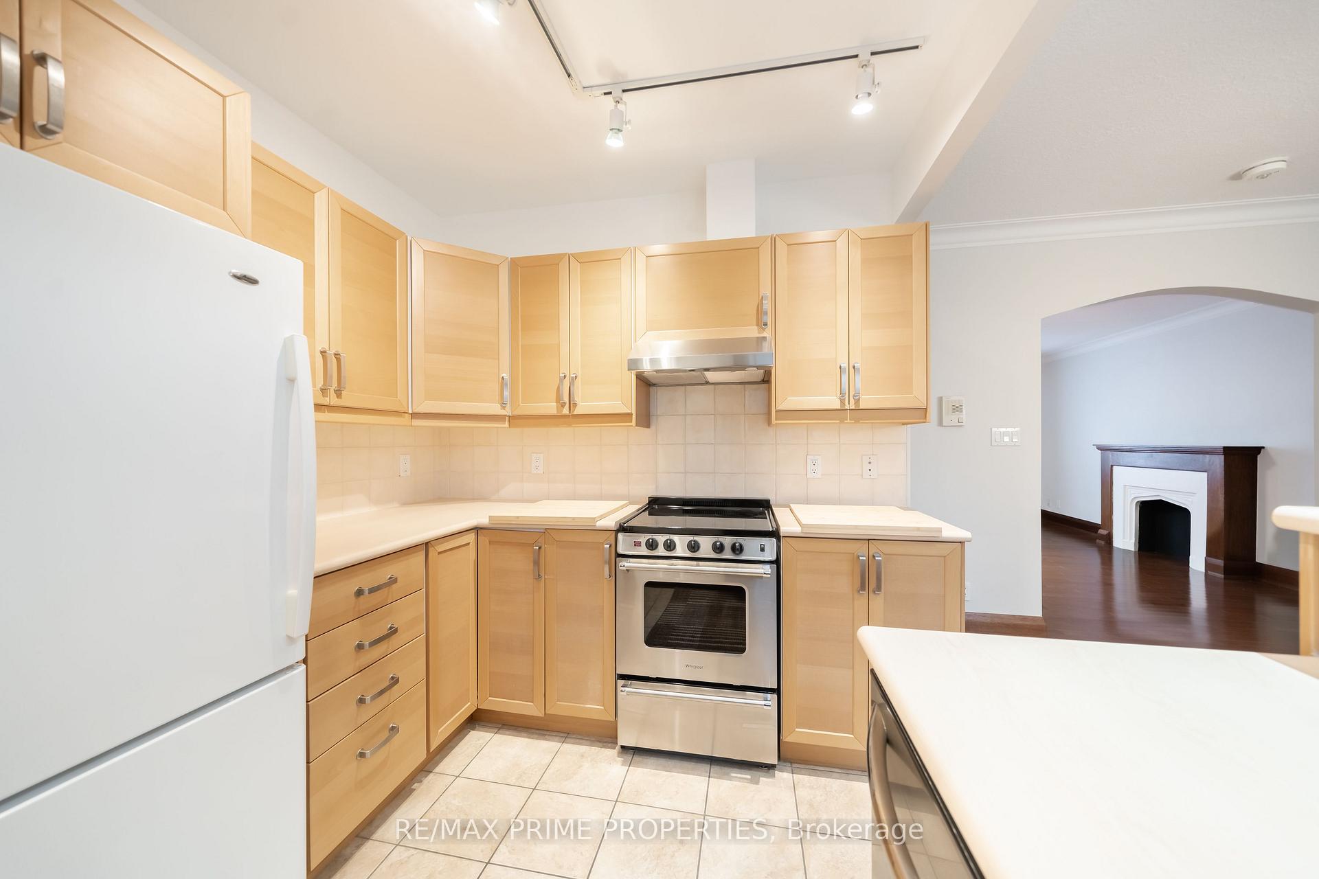 Photo 4 of 22 Heather Street, Toronto, Lawrence Park South — HOMEH
