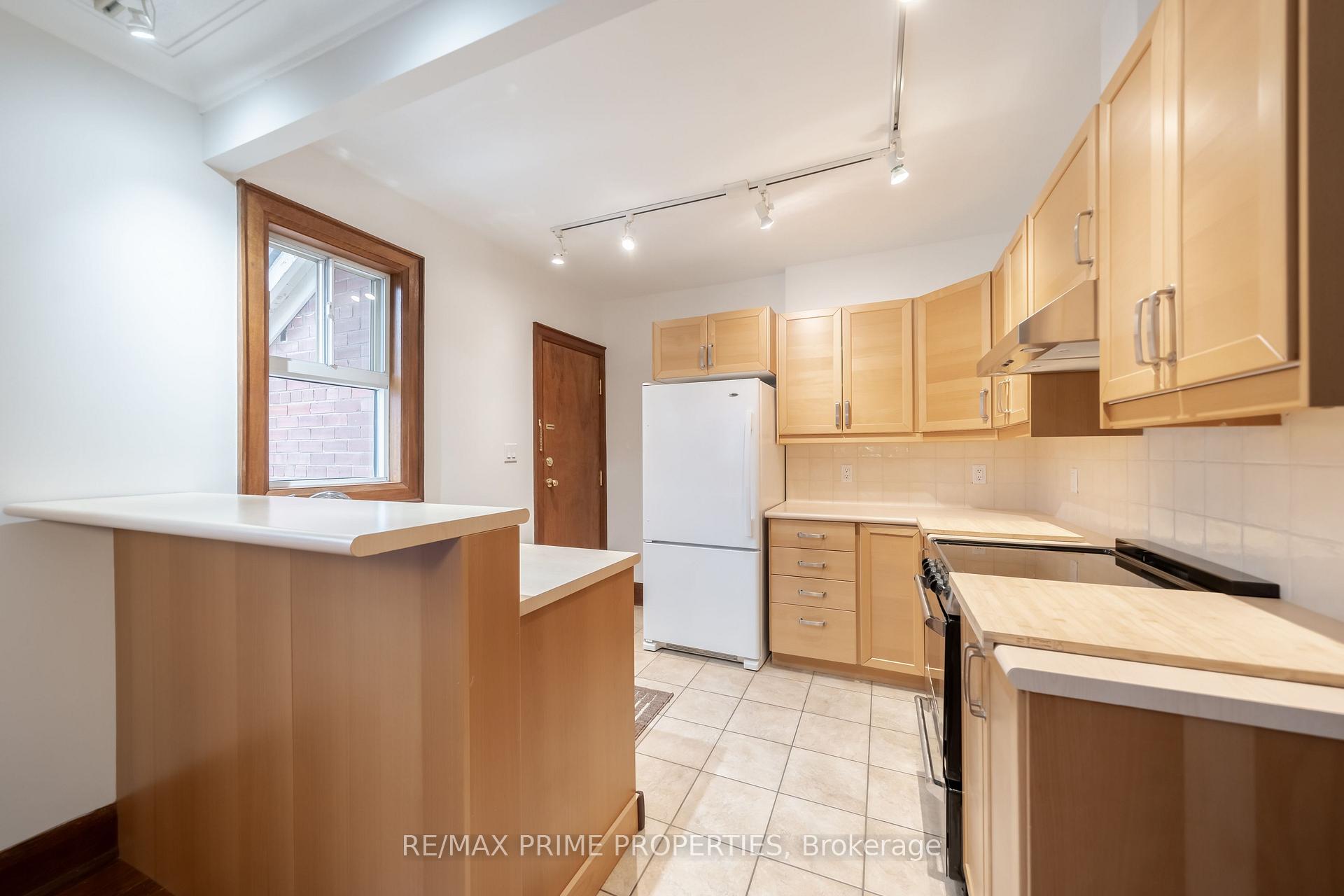 Photo 5 of 22 Heather Street, Toronto, Lawrence Park South — HOMEH
