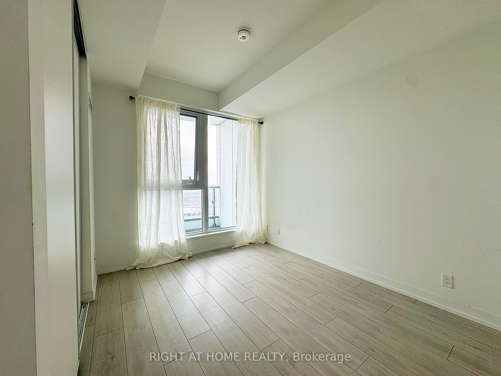Photo 15 of Unit 5103, 5 Buttermill Avenue, Vaughan, Vaughan Corporate Centre — HOMEH
