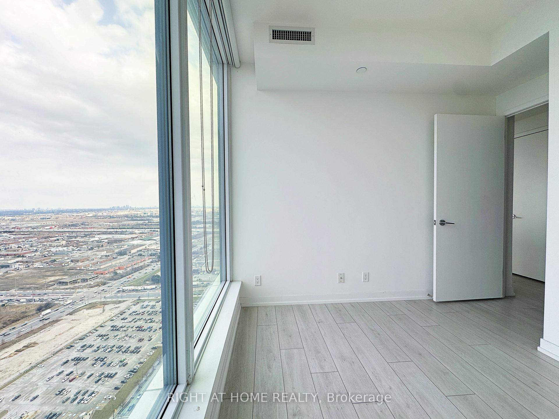 Photo 25 of Unit 5103, 5 Buttermill Avenue, Vaughan, Vaughan Corporate Centre — HOMEH