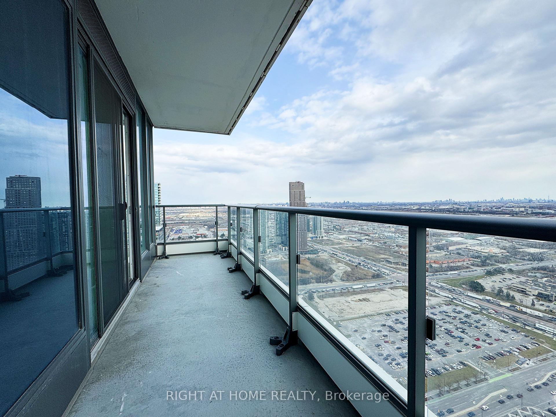 Photo 24 of Unit 5103, 5 Buttermill Avenue, Vaughan, Vaughan Corporate Centre — HOMEH