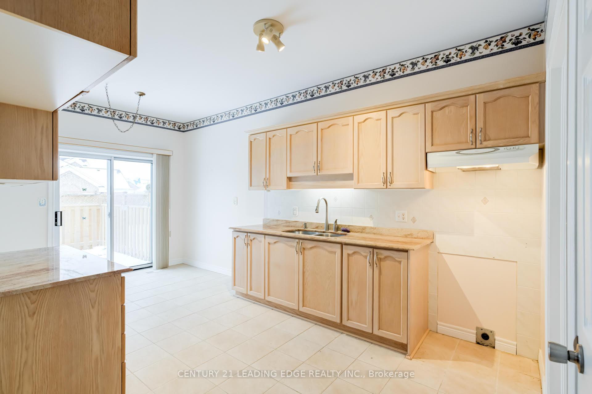 Photo 6 of 28 Postoaks Drive, Hamilton, Twenty Place — HOMEH