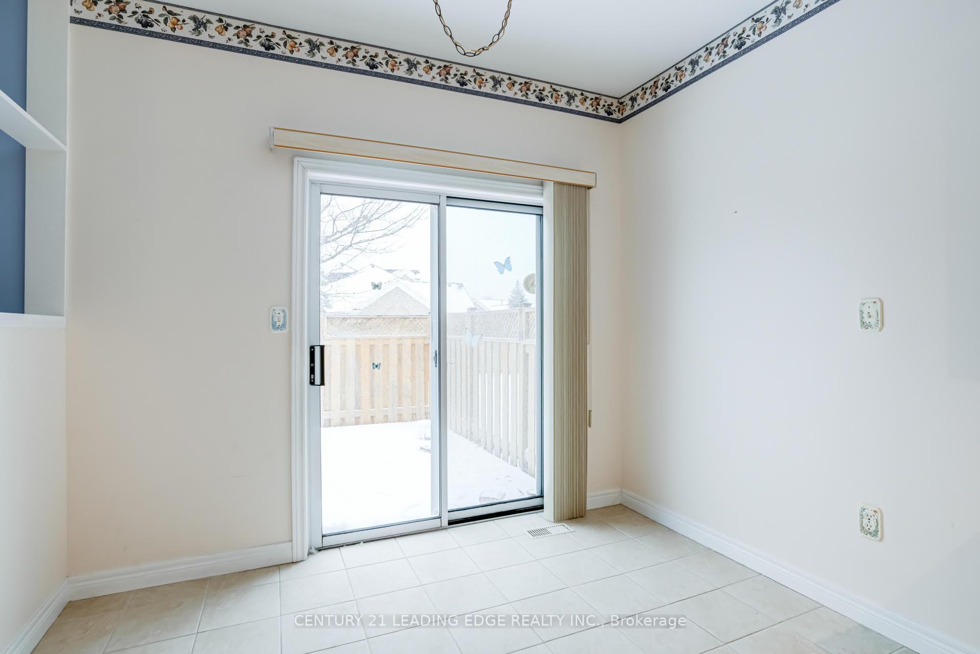 Photo 30 of 28 Postoaks Drive, Hamilton, Twenty Place — HOMEH
