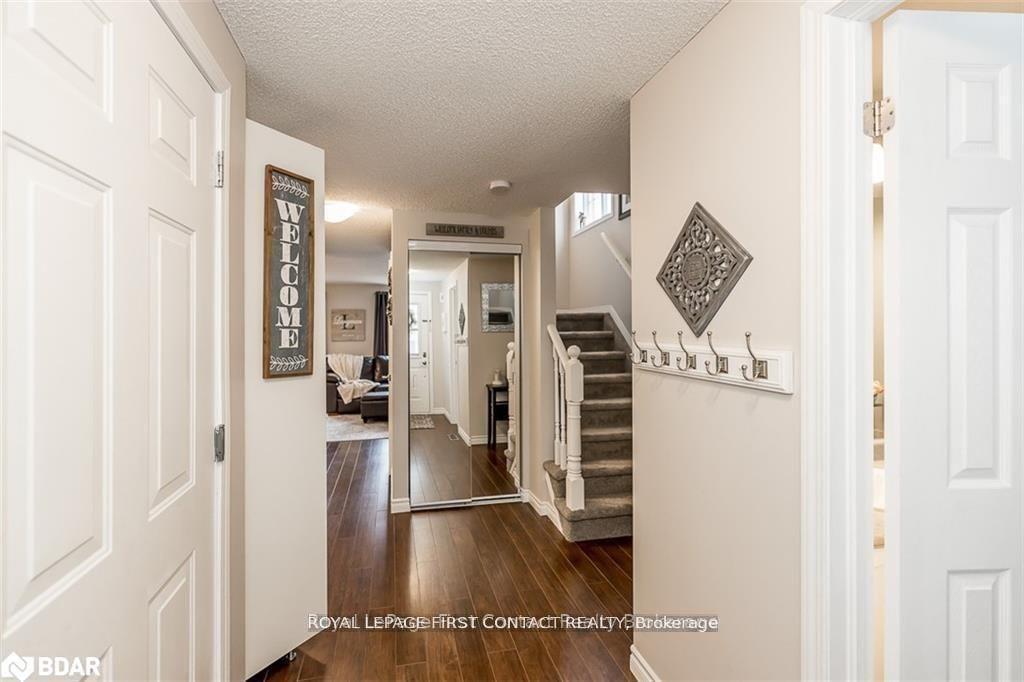 Photo 2 of 69 Courtney Crescent, Barrie, Painswick South — HOMEH
