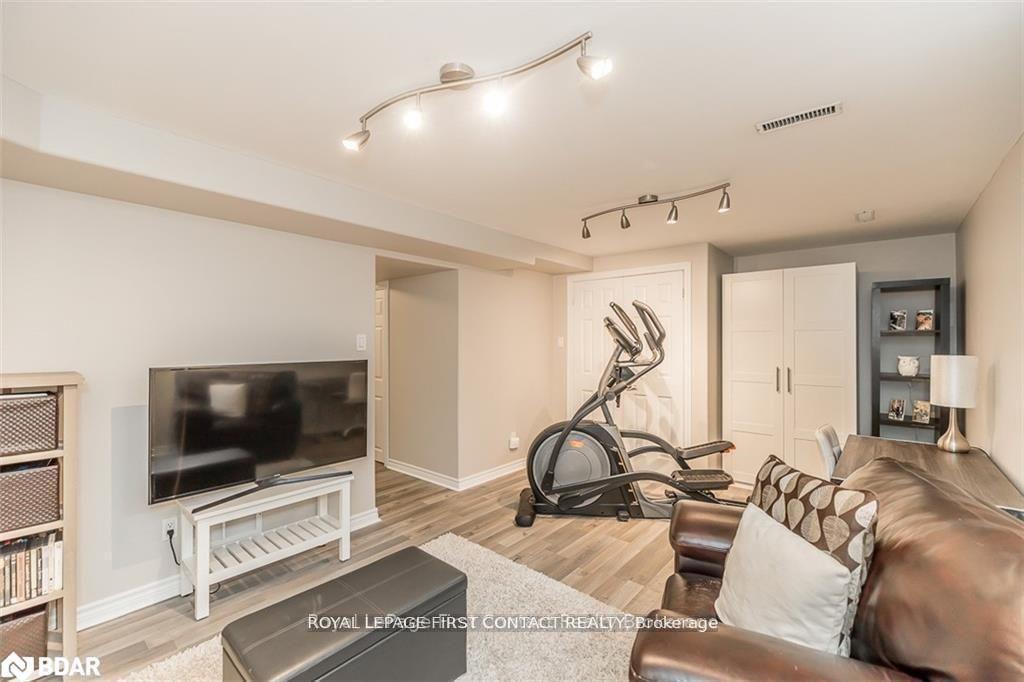 Photo 13 of 69 Courtney Crescent, Barrie, Painswick South — HOMEH
