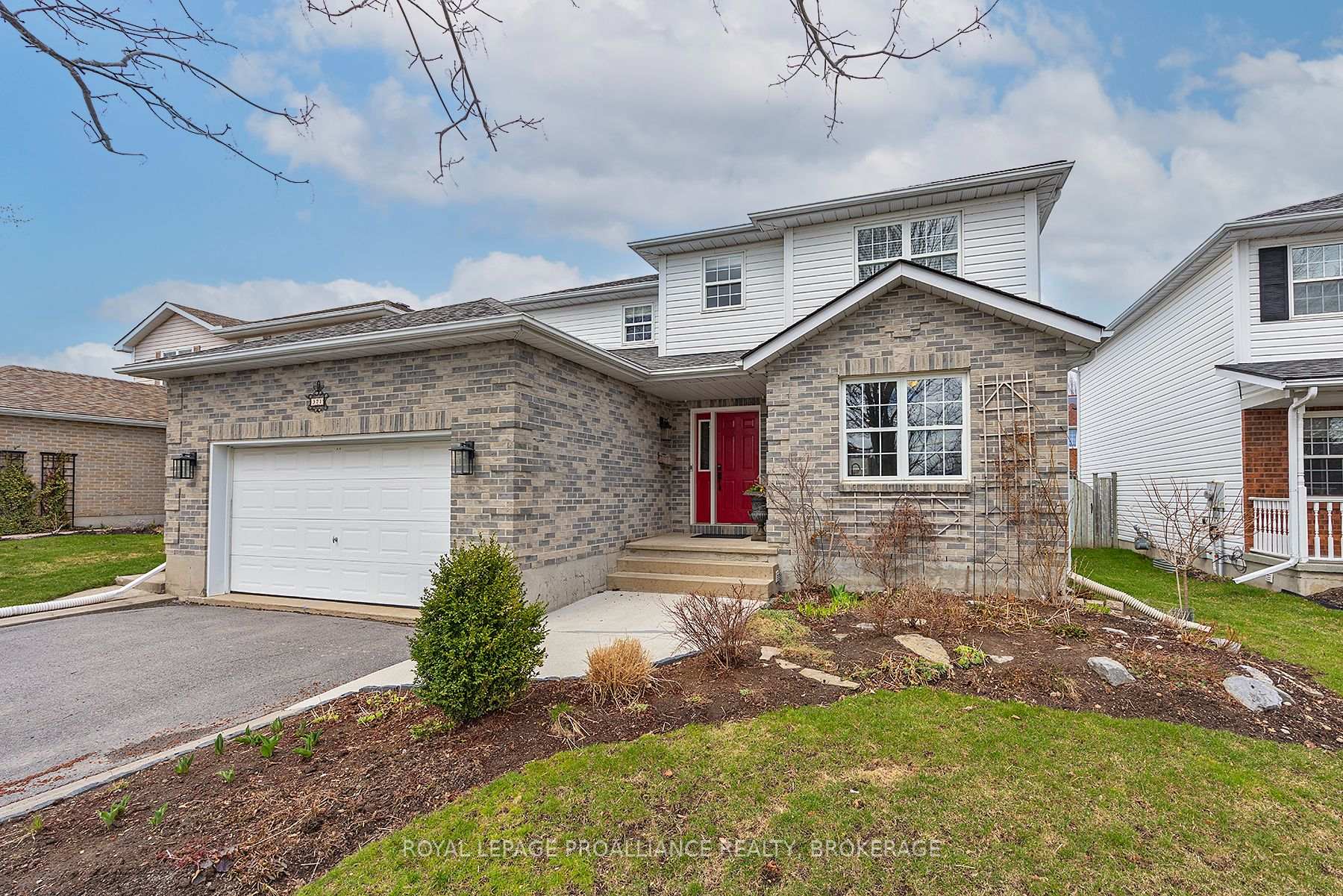 Photo 3 of 371 Tanglewood Drive, Kingston, City Southwest — HOMEH