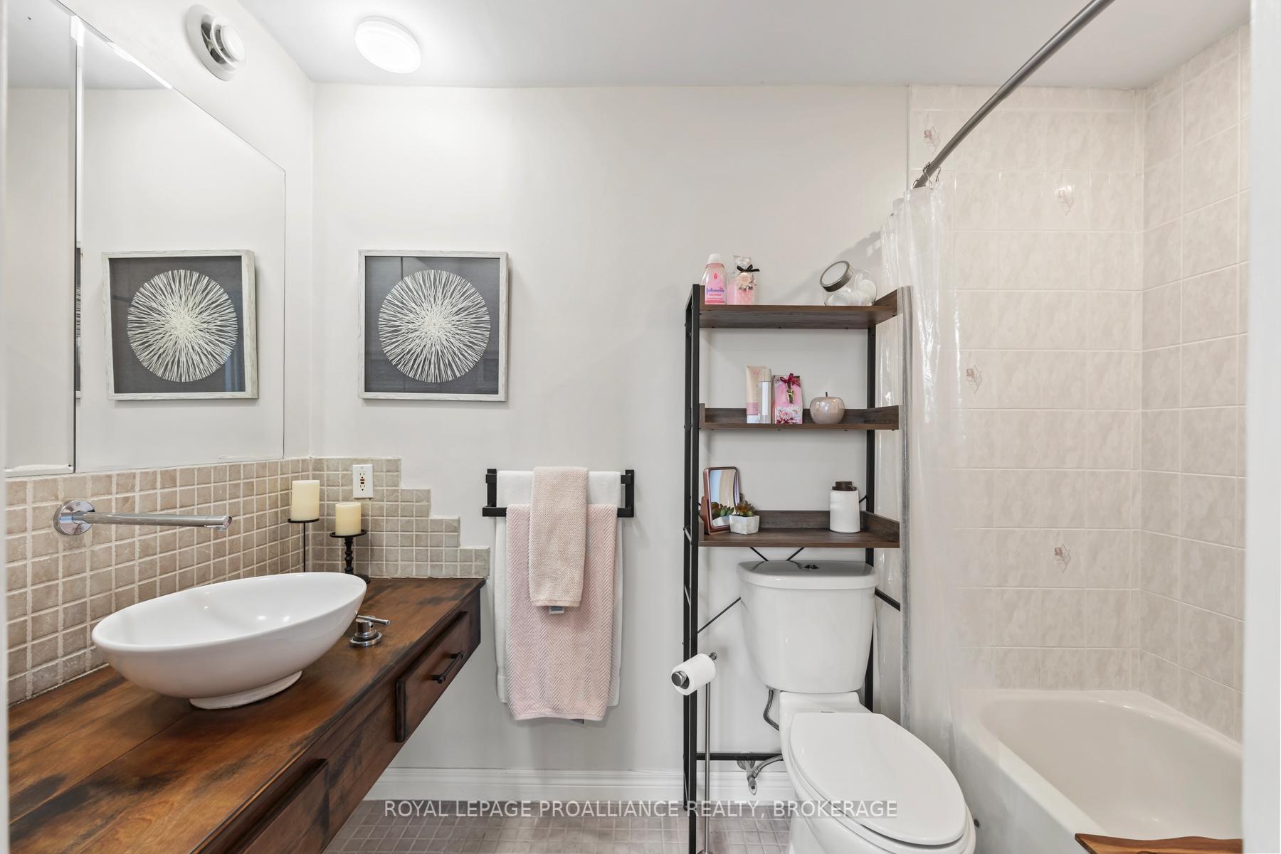 Photo 14 of 371 Tanglewood Drive, Kingston, City Southwest — HOMEH