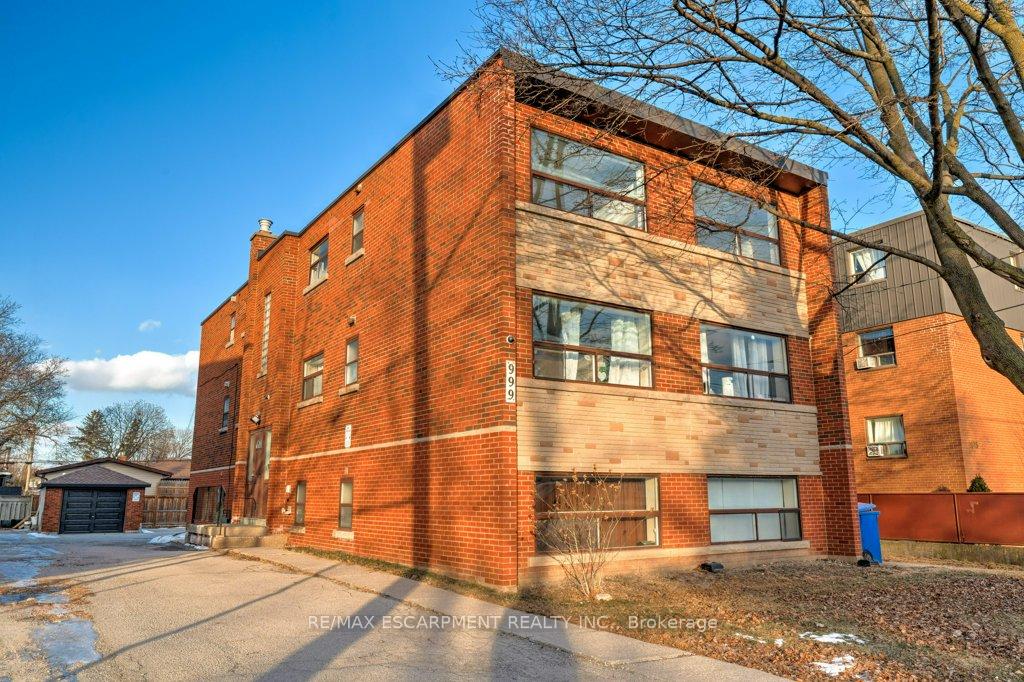 Photo 1 of Unit 6, 999 Mohawk Road E, Hamilton, Huntington — HOMEH