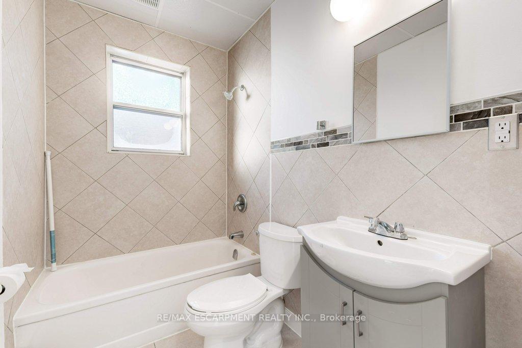 Photo 7 of Unit 6, 999 Mohawk Road E, Hamilton, Huntington — HOMEH