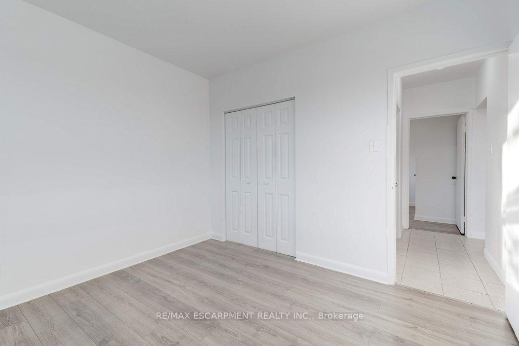 Photo 16 of Unit 6, 999 Mohawk Road E, Hamilton, Huntington — HOMEH
