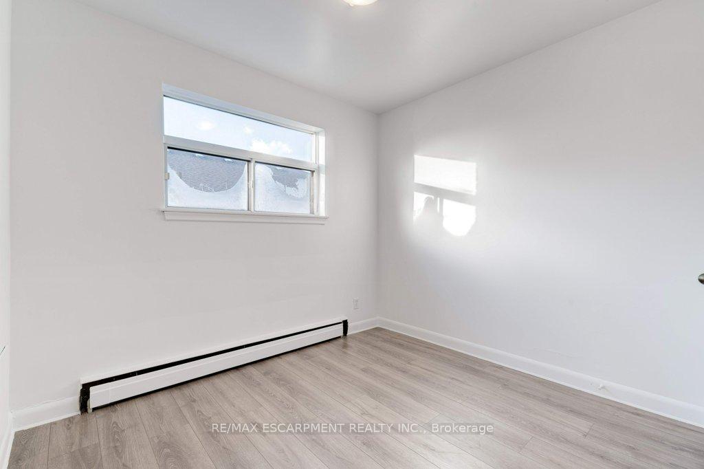 Photo 9 of Unit 6, 999 Mohawk Road E, Hamilton, Huntington — HOMEH