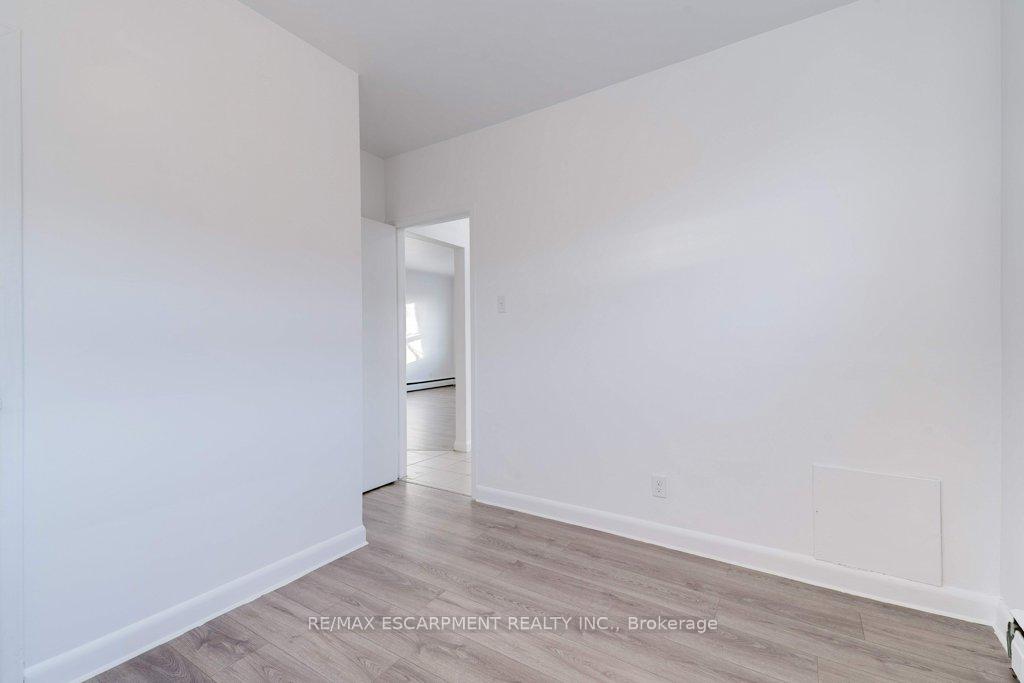Photo 14 of Unit 6, 999 Mohawk Road E, Hamilton, Huntington — HOMEH