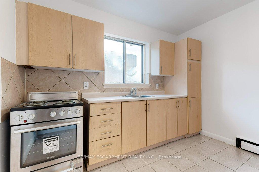 Photo 17 of Unit 6, 999 Mohawk Road E, Hamilton, Huntington — HOMEH