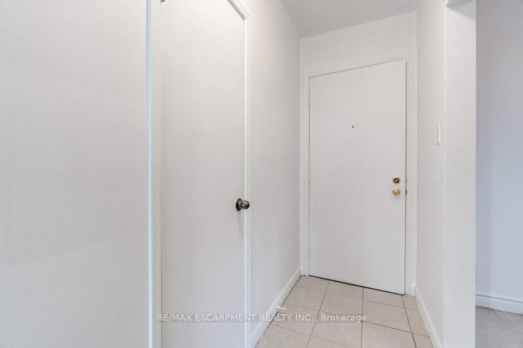 Photo 15 of Unit 6, 999 Mohawk Road E, Hamilton, Huntington — HOMEH