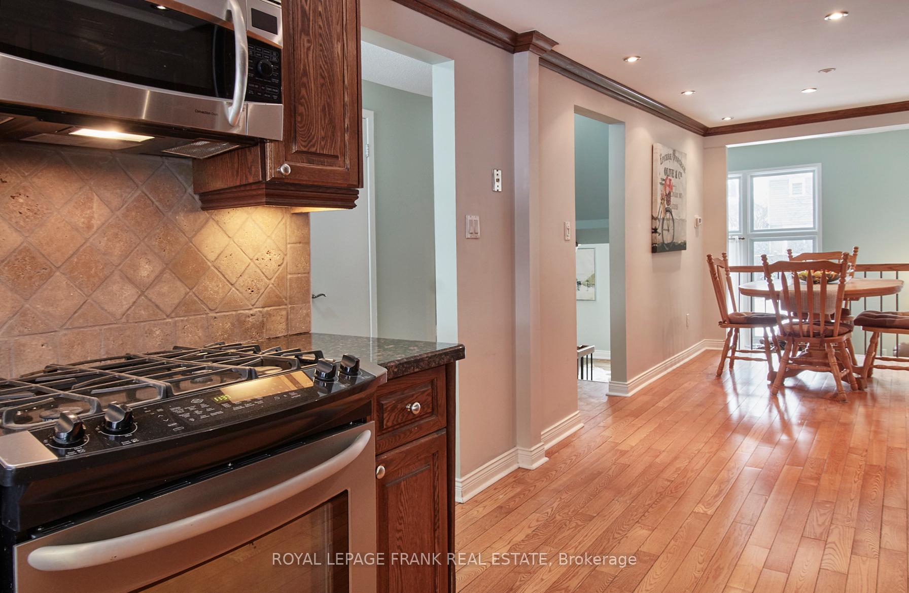 Photo 8 of 1812 Listowell Crescent, Pickering, Liverpool — HOMEH
