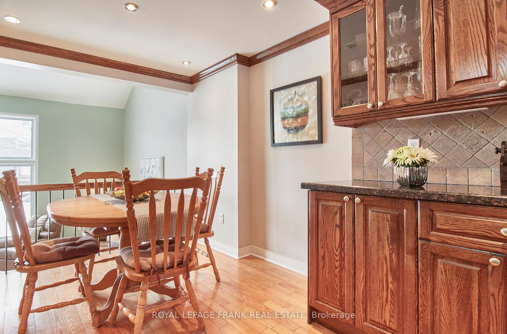 Photo 4 of 1812 Listowell Crescent, Pickering, Liverpool — HOMEH
