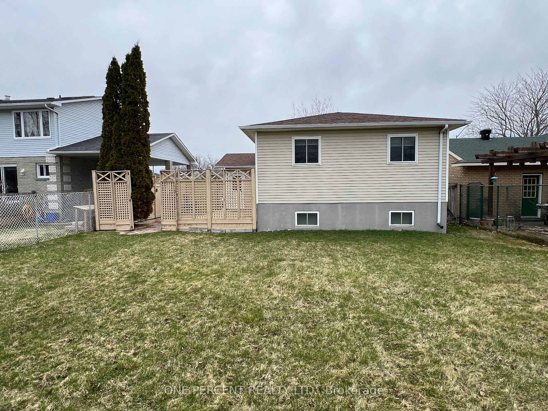 Photo 3 of 1724 Cumberland Street, Cornwall — HOMEH