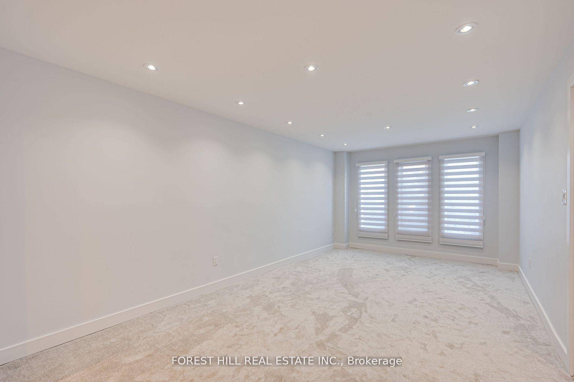 Photo 2 of 112 Downing Boulevard, Vaughan, Uplands — HOMEH
