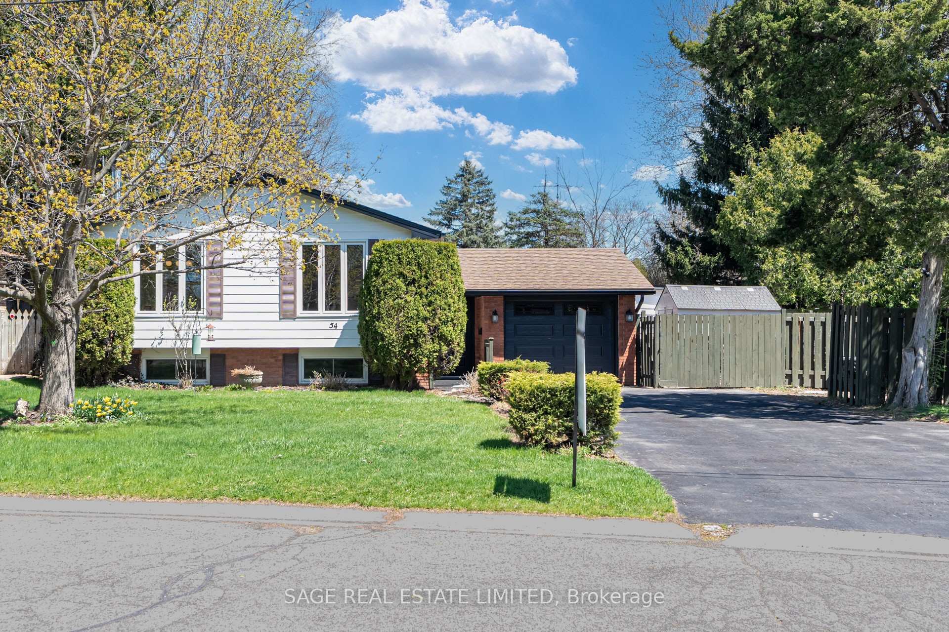 Photo 1 of 54 Dundee Drive, Haldimand — HOMEH