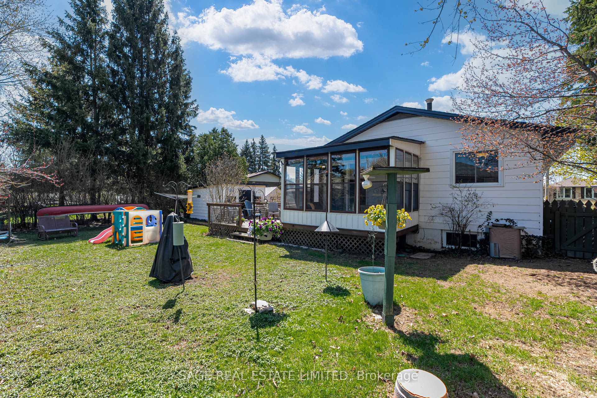 Photo 33 of 54 Dundee Drive, Haldimand — HOMEH