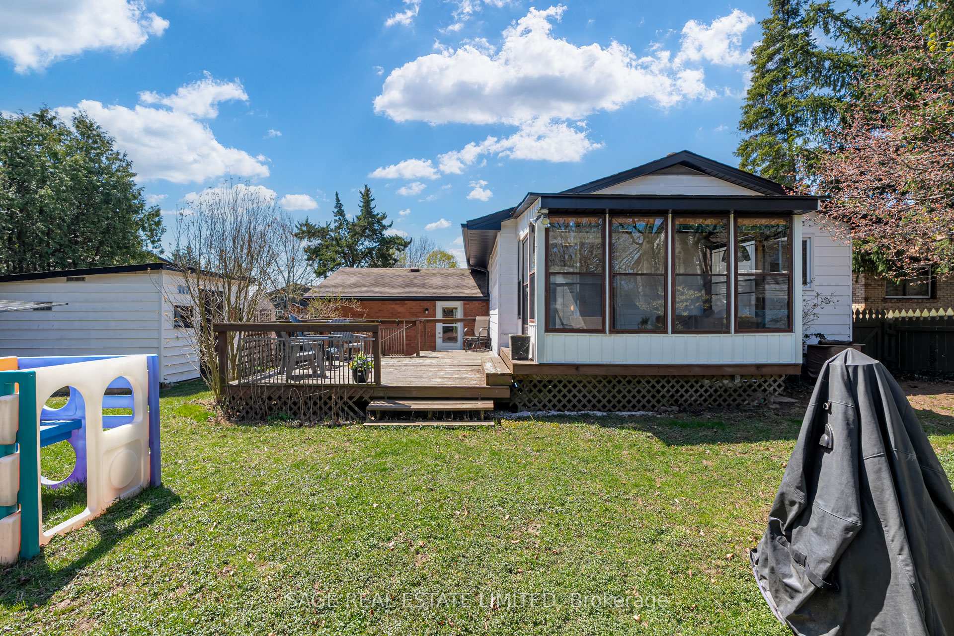 Photo 43 of 54 Dundee Drive, Haldimand — HOMEH