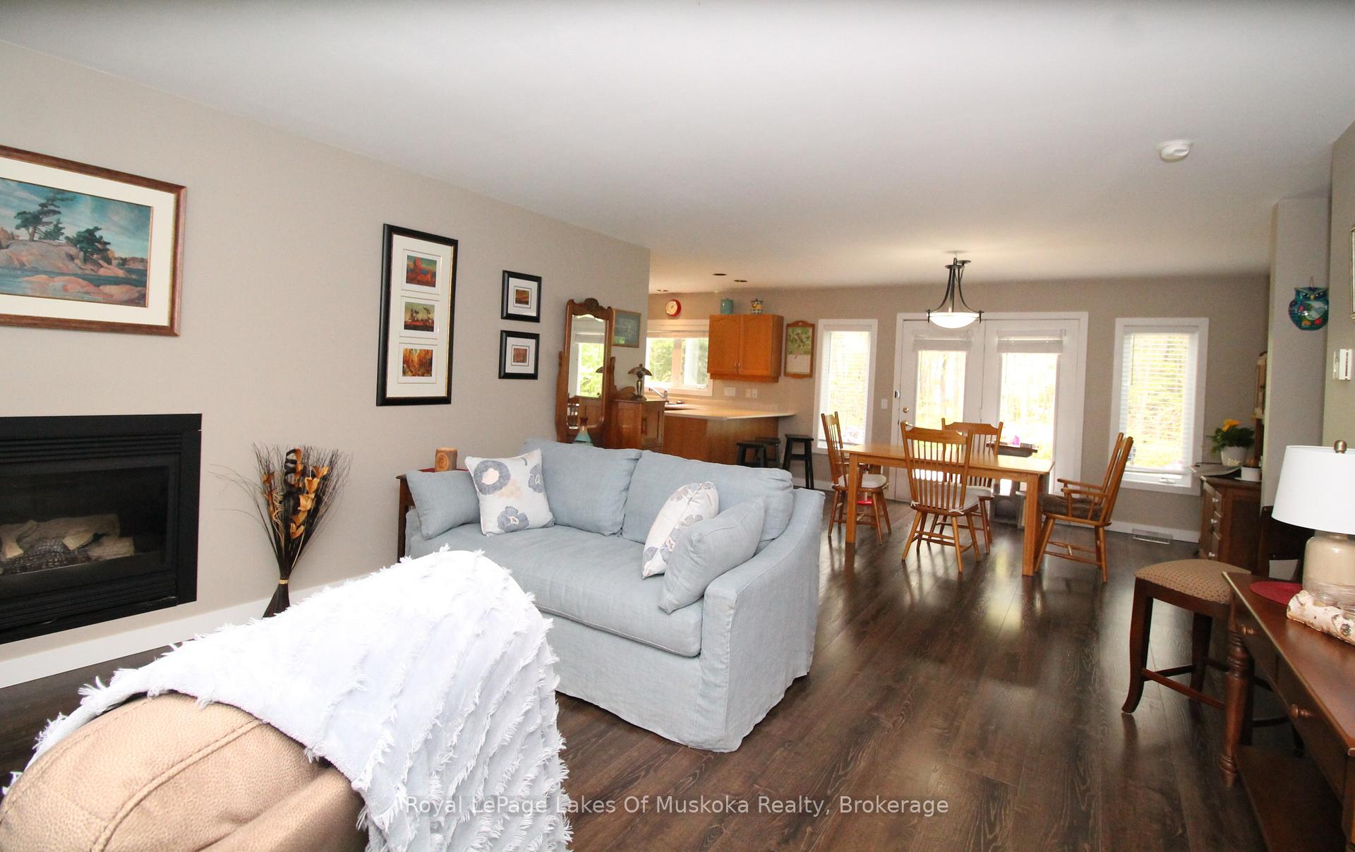 Photo 3 of 30 Hedgewood Lane, Gravenhurst, Muskoka (S) — HOMEH
