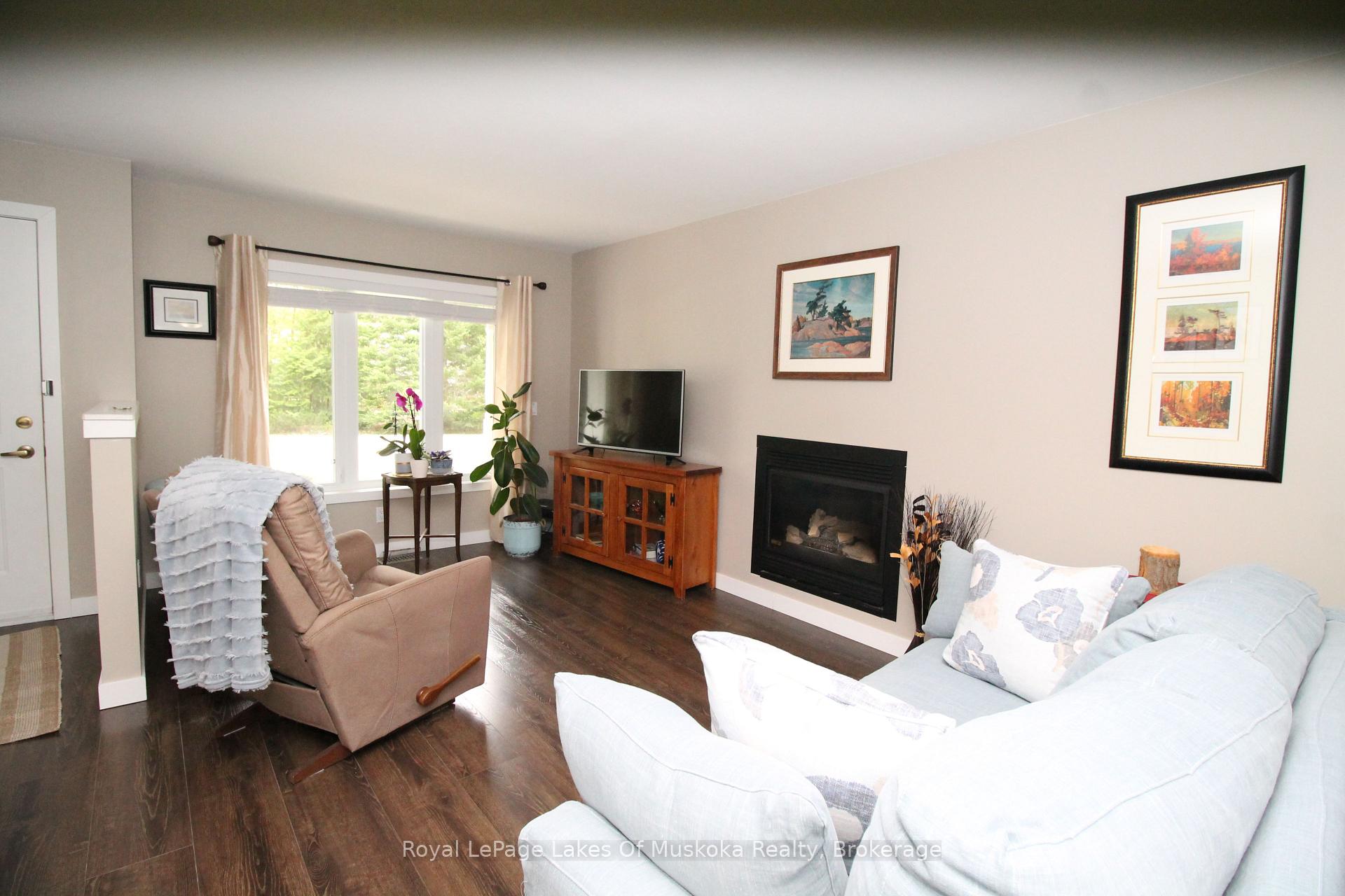 Photo 6 of 30 Hedgewood Lane, Gravenhurst, Muskoka (S) — HOMEH