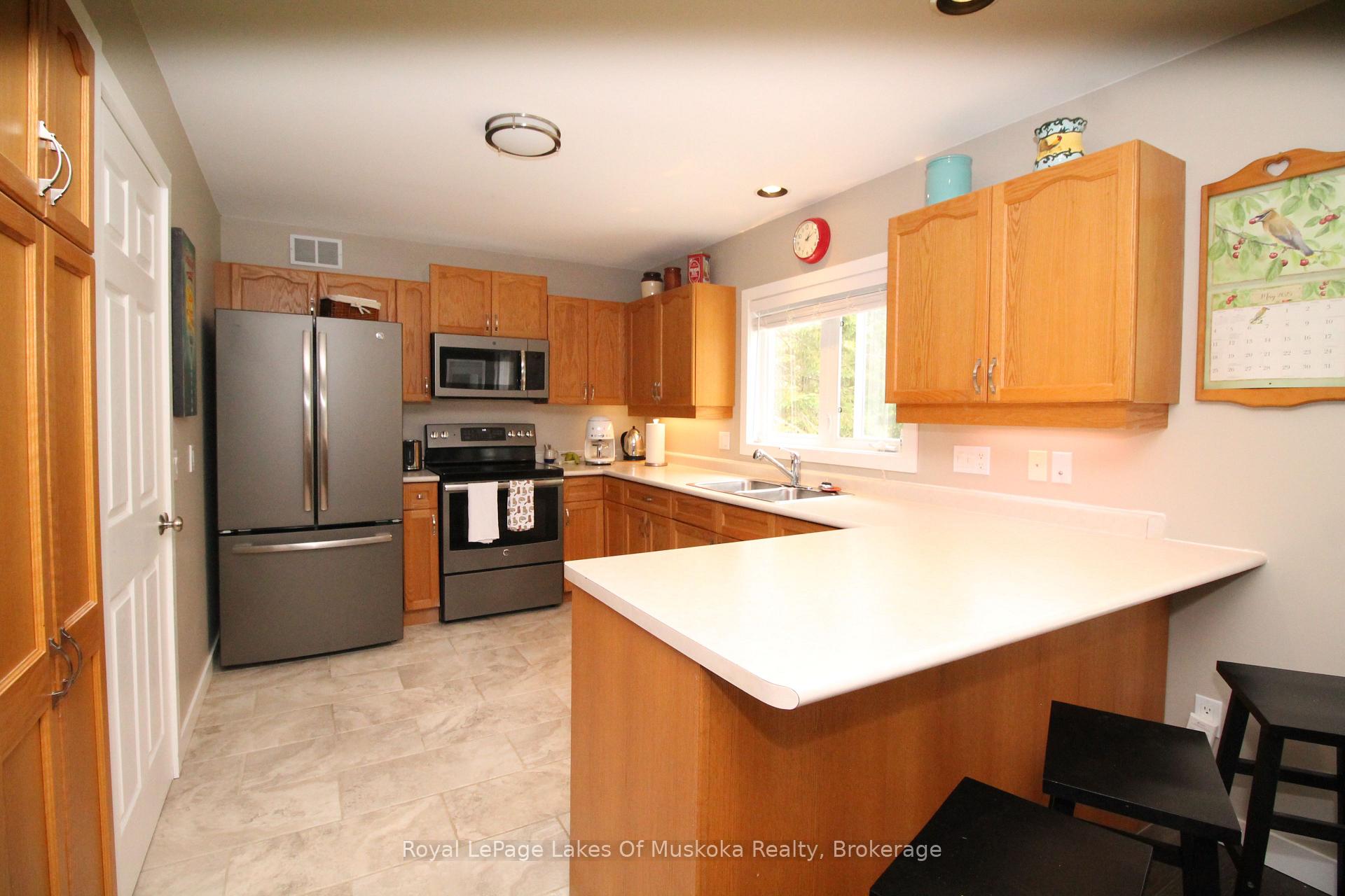 Photo 11 of 30 Hedgewood Lane, Gravenhurst, Muskoka (S) — HOMEH