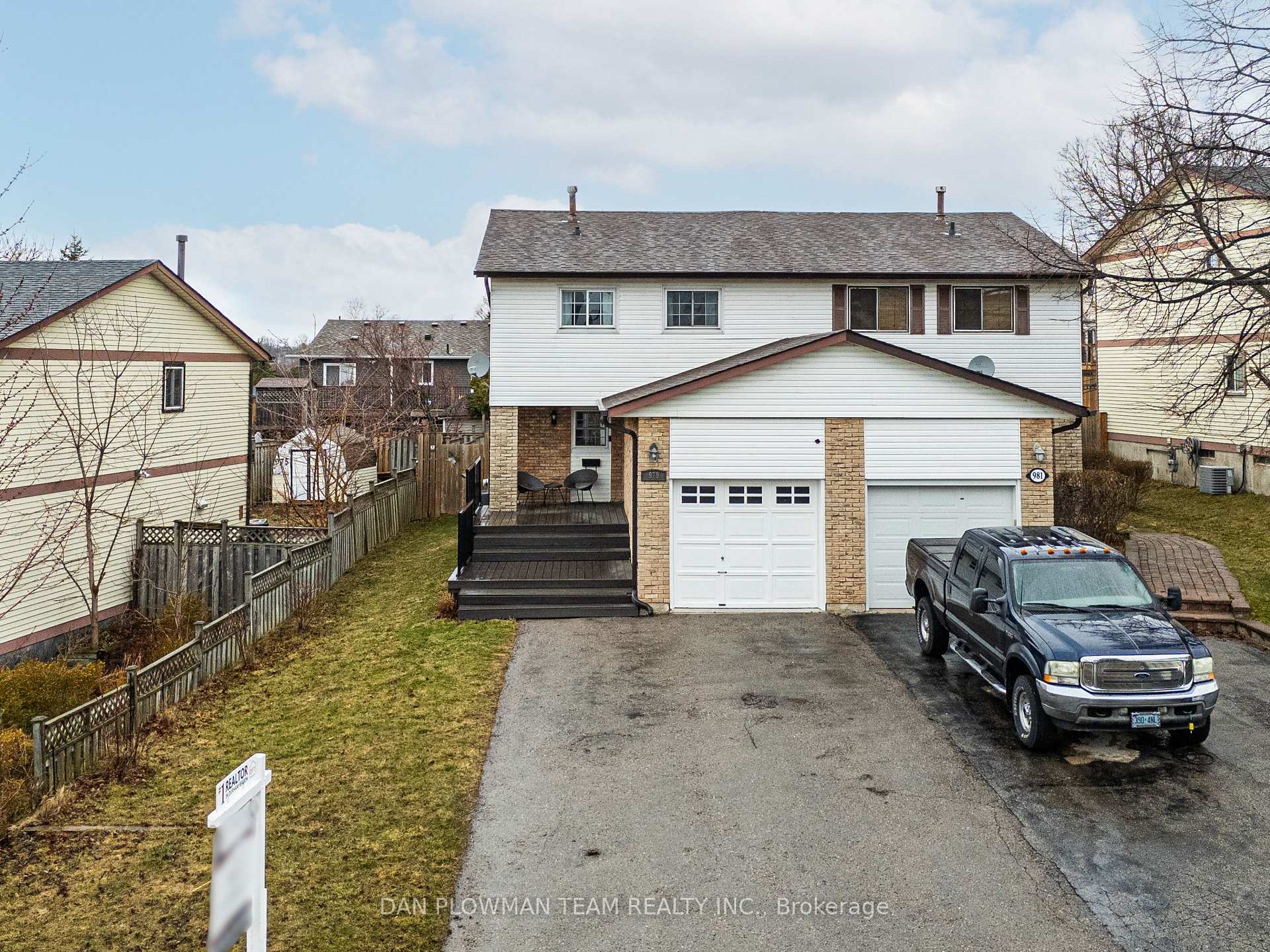 Front of 979 Southgate Drive