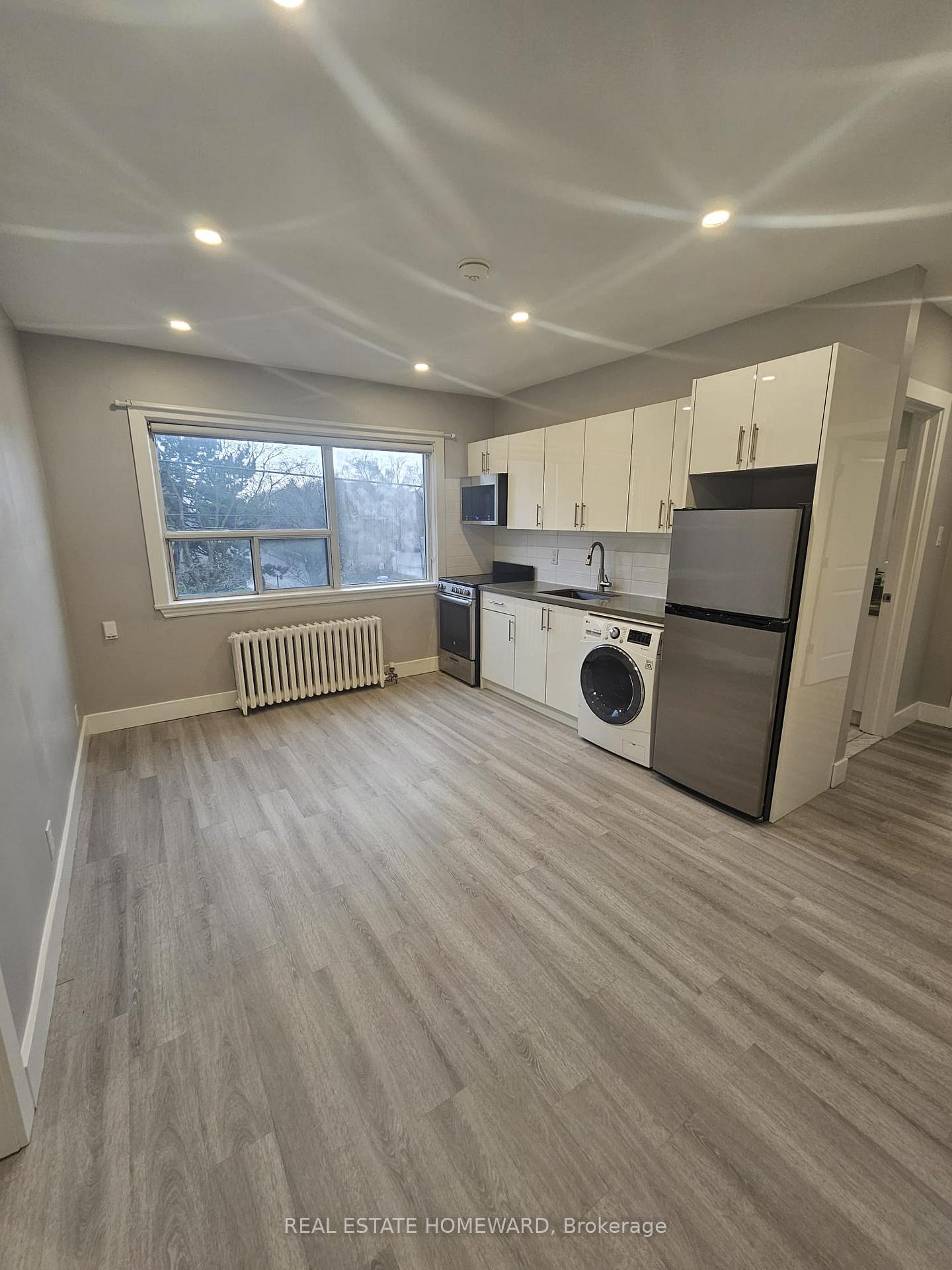 Photo 1 of Unit 206, 1566 Avenue Road, Toronto, Bedford Park-Nortown — HOMEH
